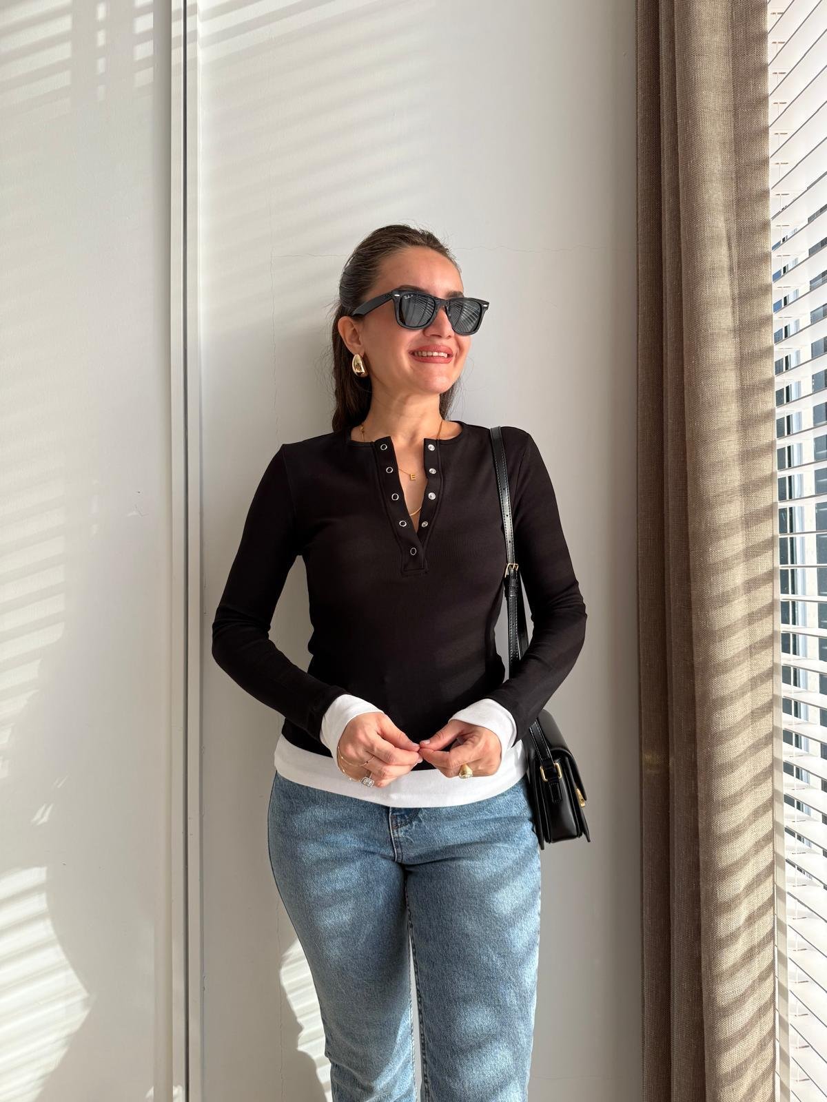 Siyah Çıtçıt Düğmeli Garnili Bluz 17059