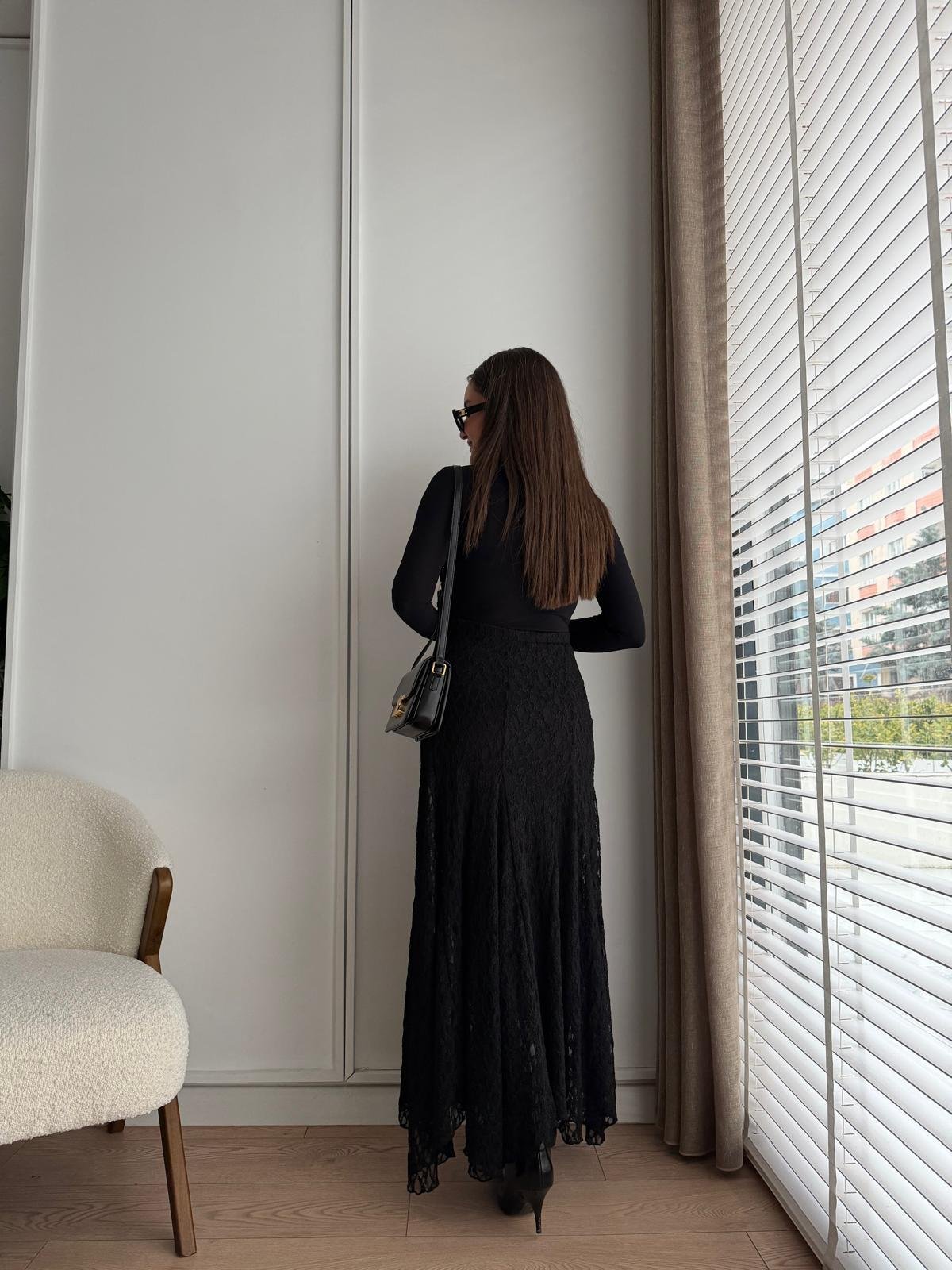Siyah Dantelli Volanlı Etek 37120