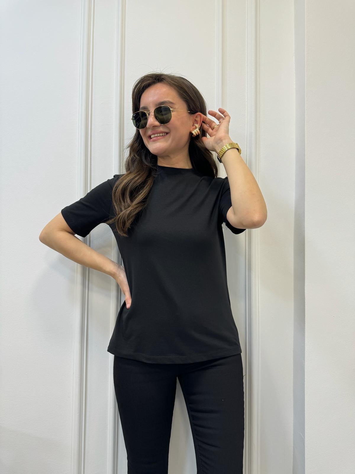 Siyah Dik Yaka Basic Tişört 2941