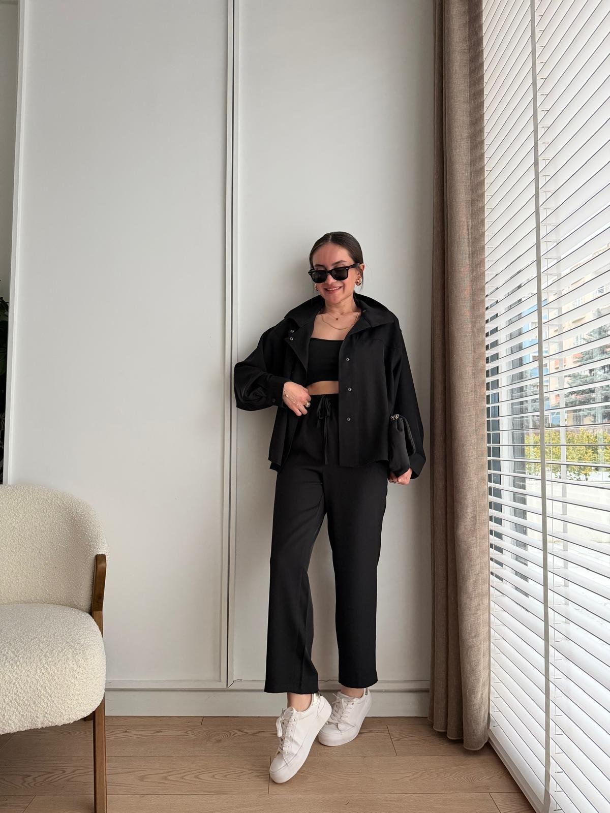 Siyah Dik Yaka Çıtçıt Düğmeli Takım 37092