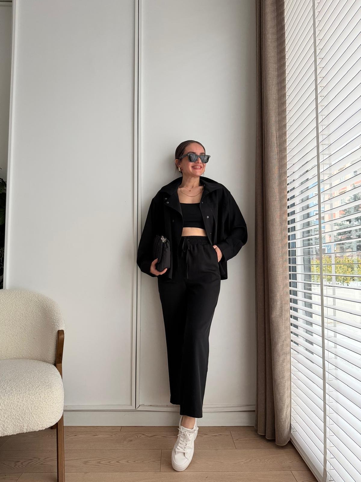 Siyah Dik Yaka Çıtçıt Düğmeli Takım 37092
