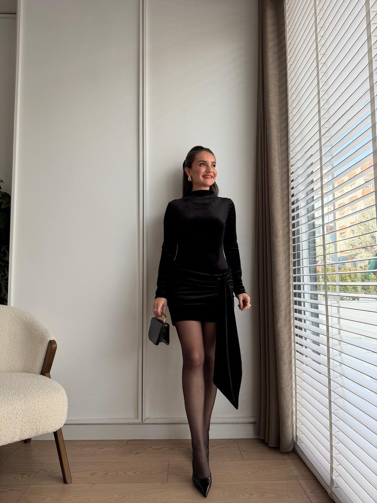 Siyah Dik Yaka Drapeli Mini Boy Elbise 5239