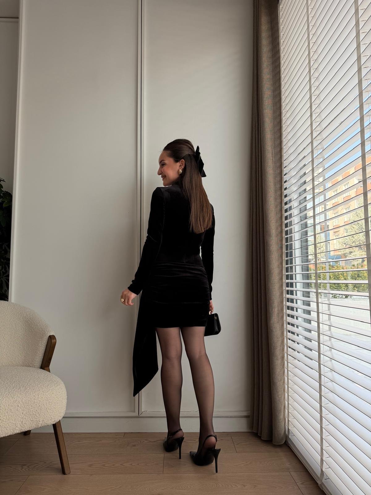 Siyah Dik Yaka Drapeli Mini Boy Elbise 5239