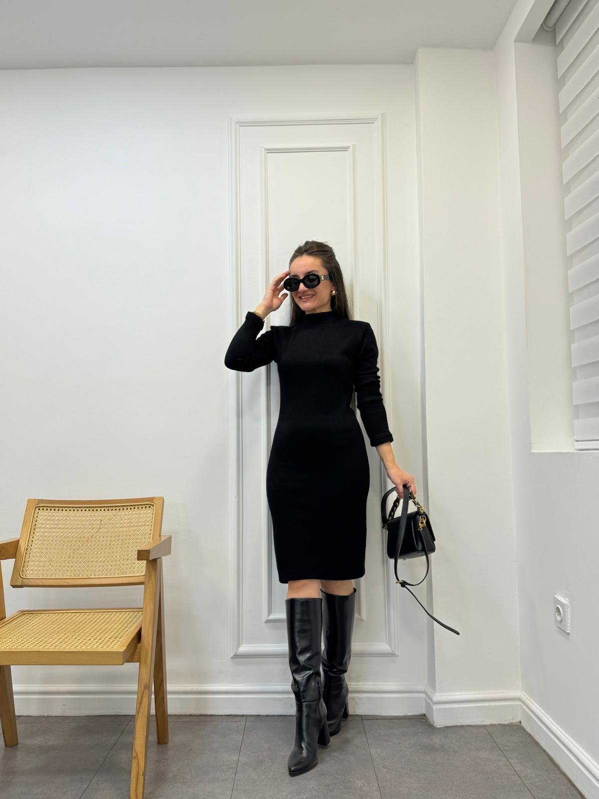 Siyah Dik Yaka Uzun Kol Triko Elbise 29339