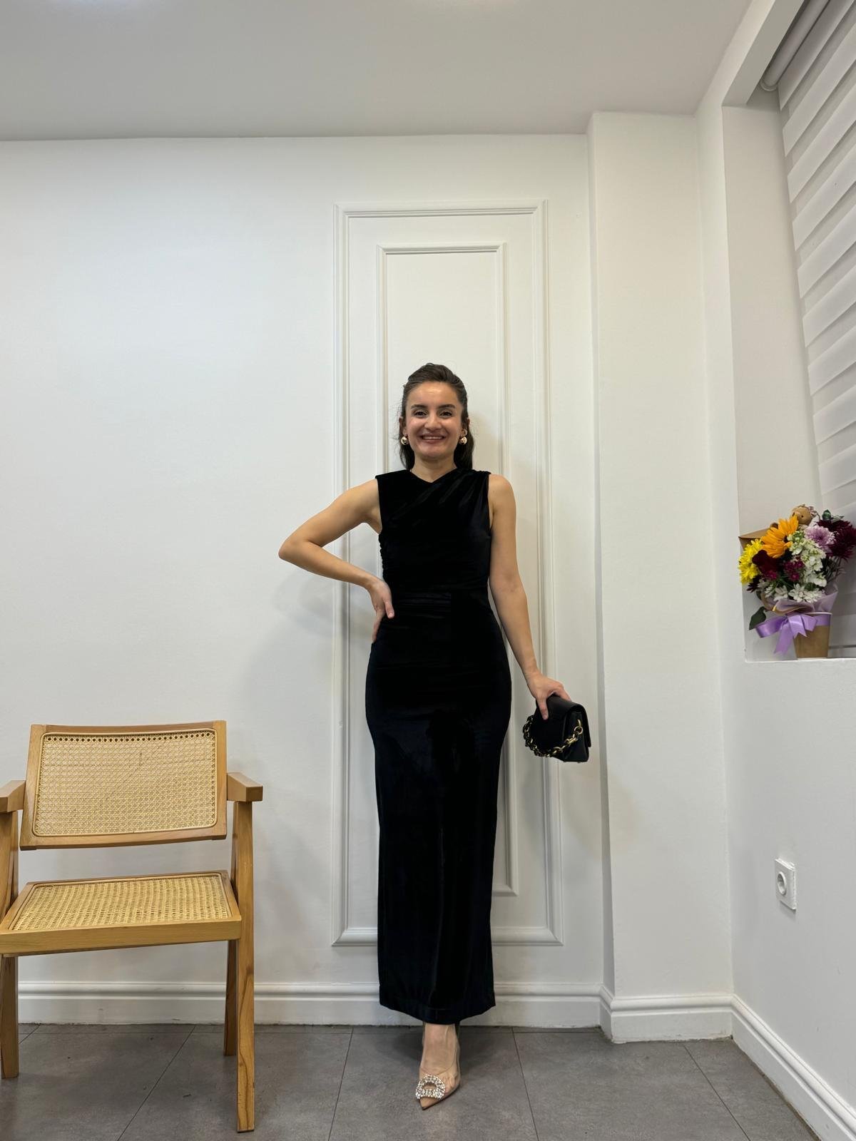 Siyah Drapeli Arka Yırtmaçlı Kadife Elbise 8175