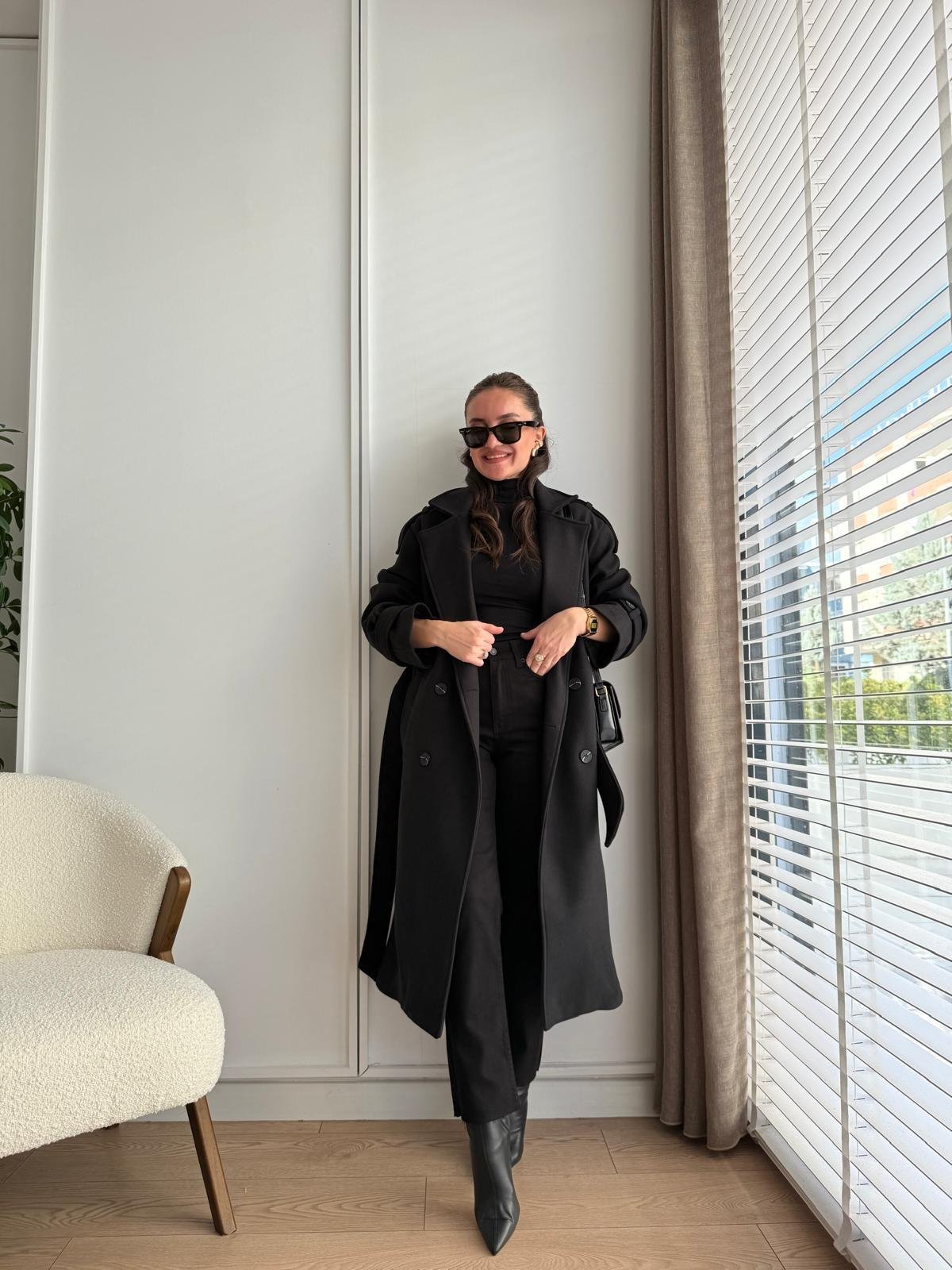 Siyah Düğme Detaylı Kuşaklı Astarlı Kaşe 0264