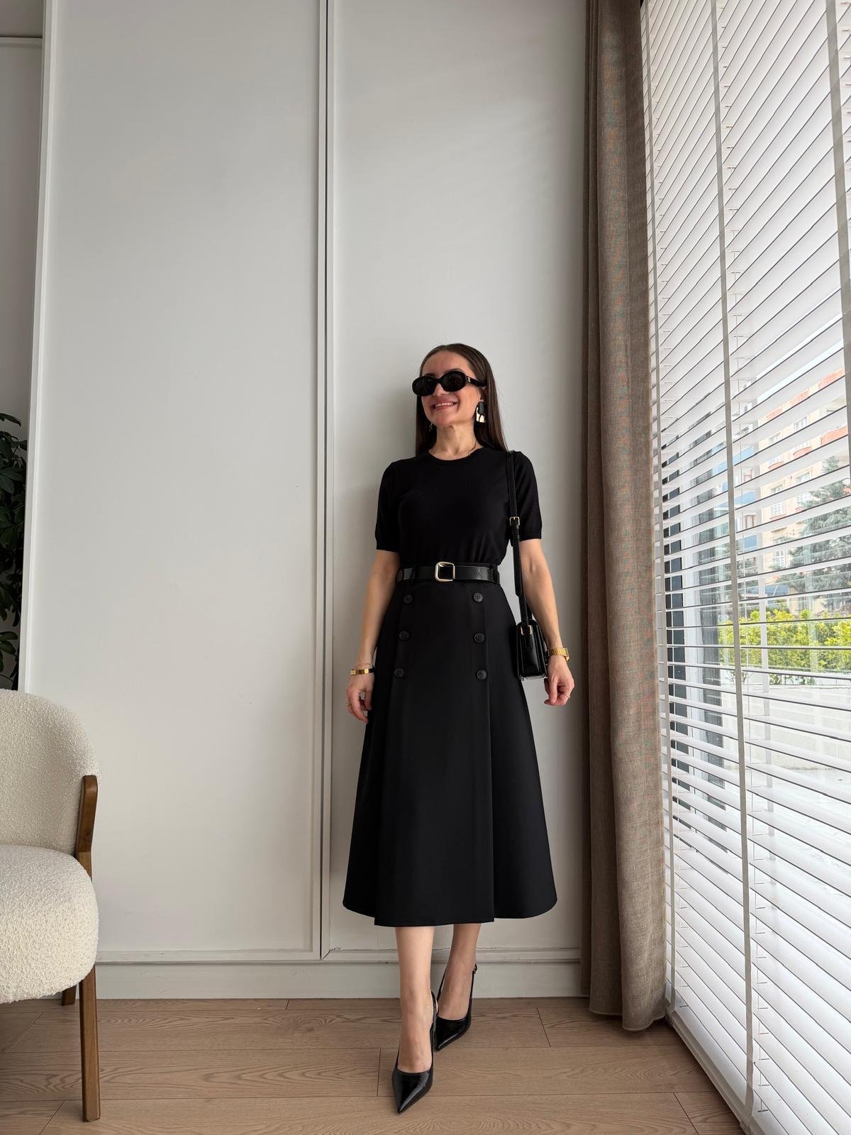 Siyah Düğme Detaylı Midi Boy Etek 265158