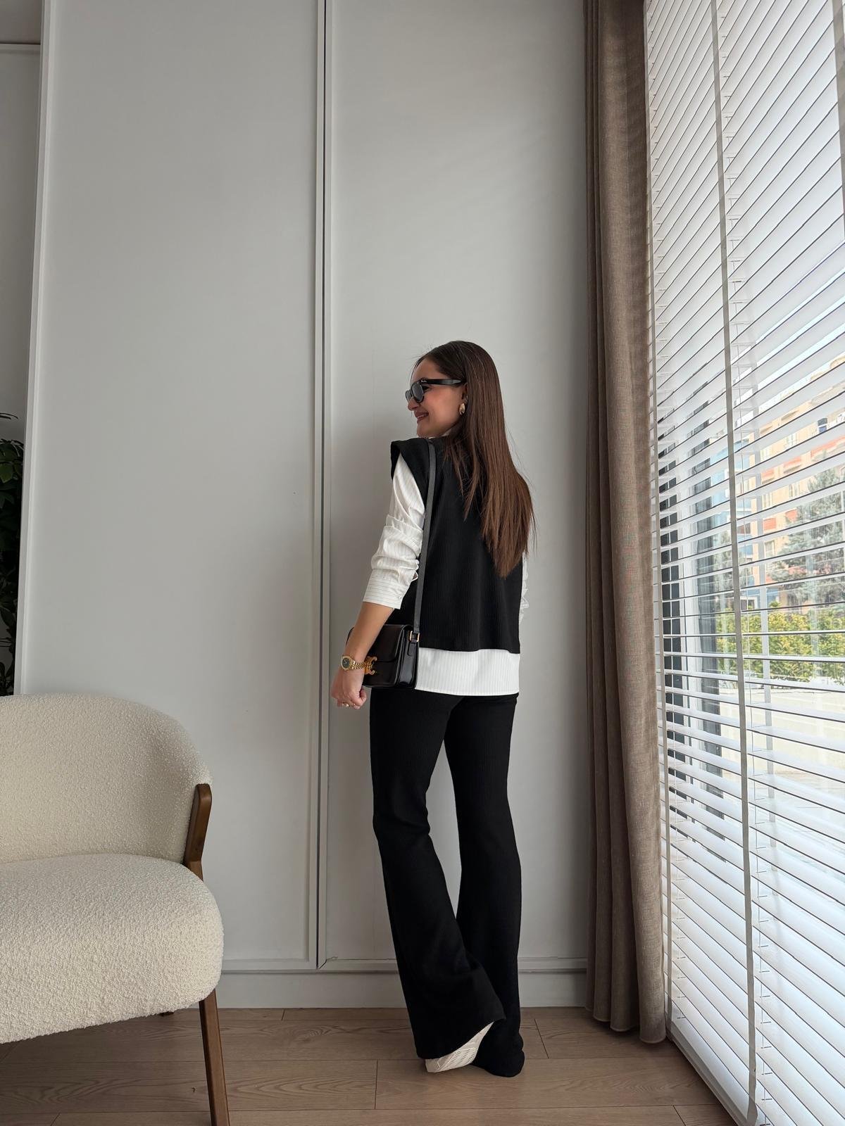 Siyah Düğme Detaylı Yumoş Üçlü Takım 36602