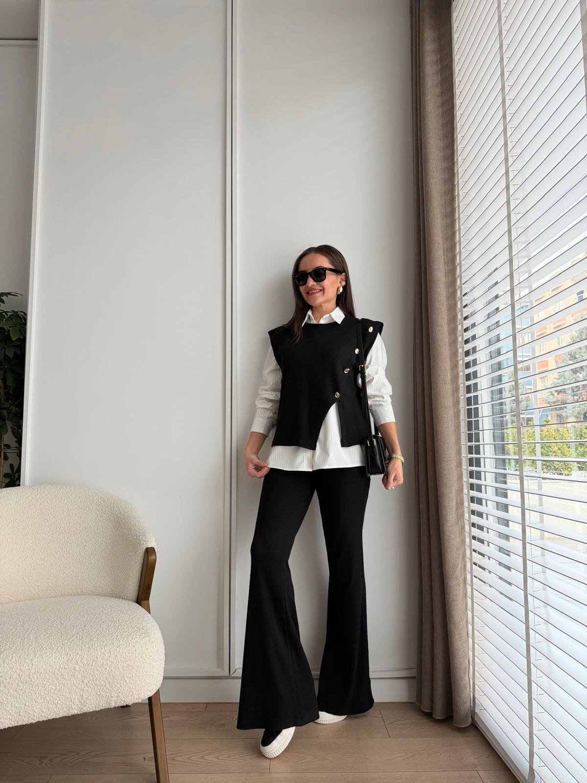 Siyah Düğme Detaylı Yumoş Üçlü Takım 36602