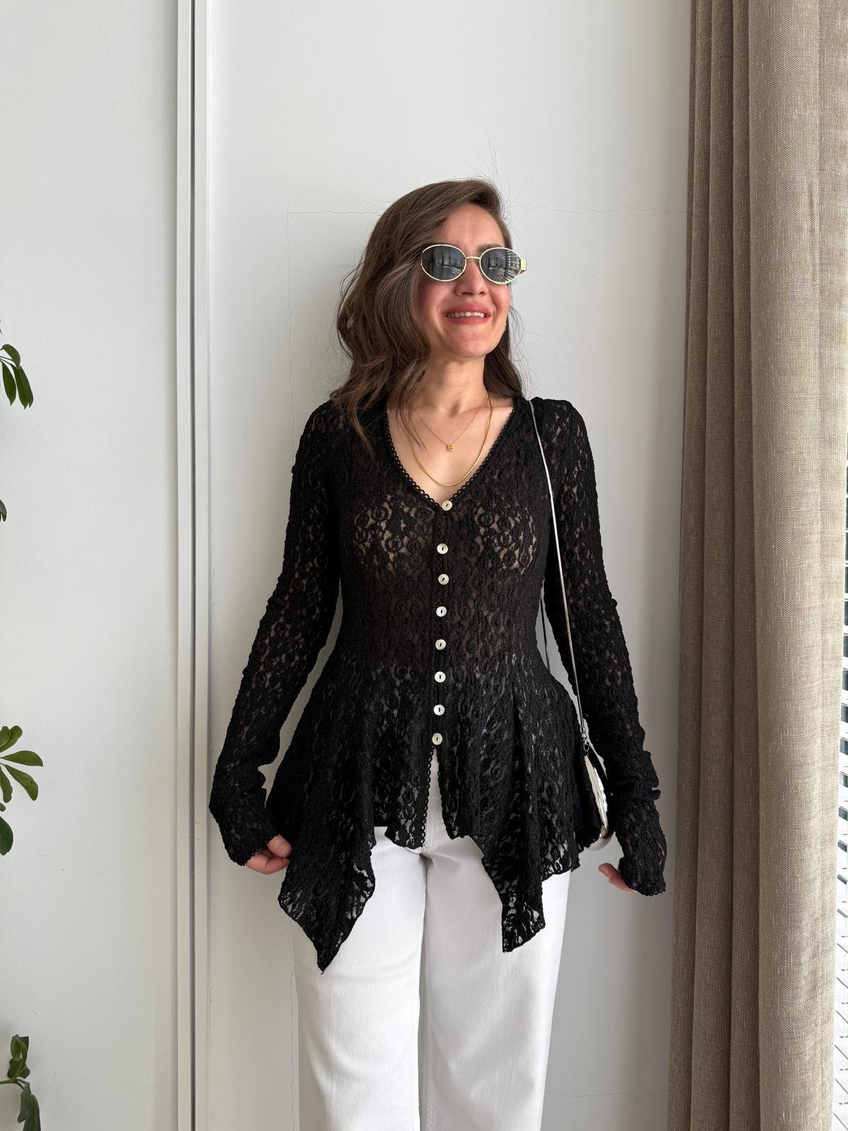 Siyah Düğmeli Peplum Dantel Bluz 60433