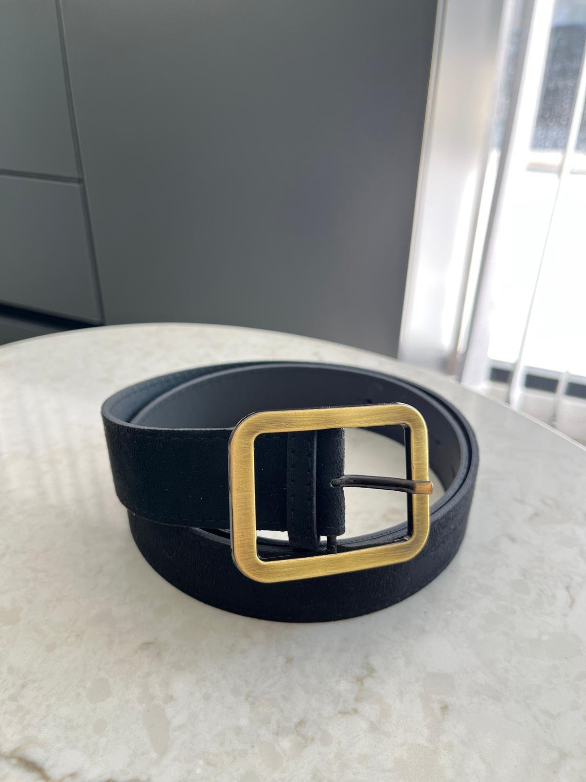 Siyah Eskitme Gold Tokalı Süet Kemer SB68