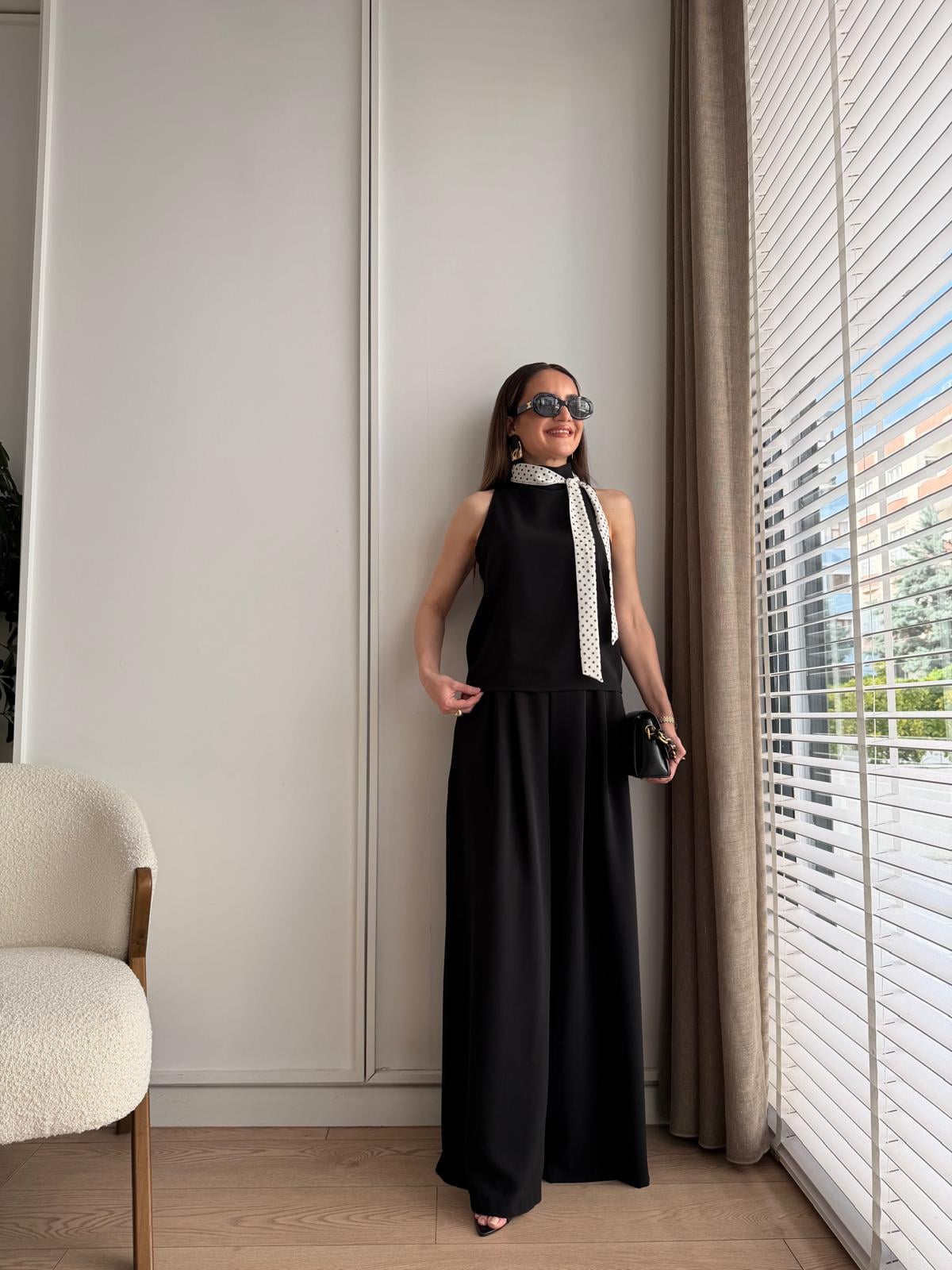 Siyah Fularlı Bluz Pantolon Takım 9163