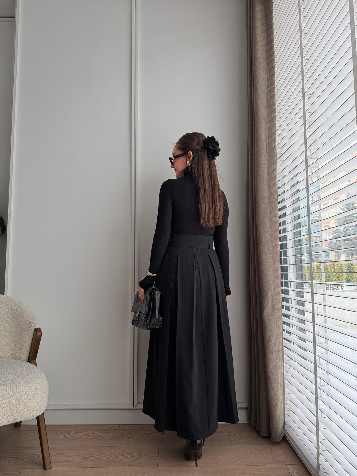 Siyah Geniş Kemerli Yırtmaçlı Etek 0392