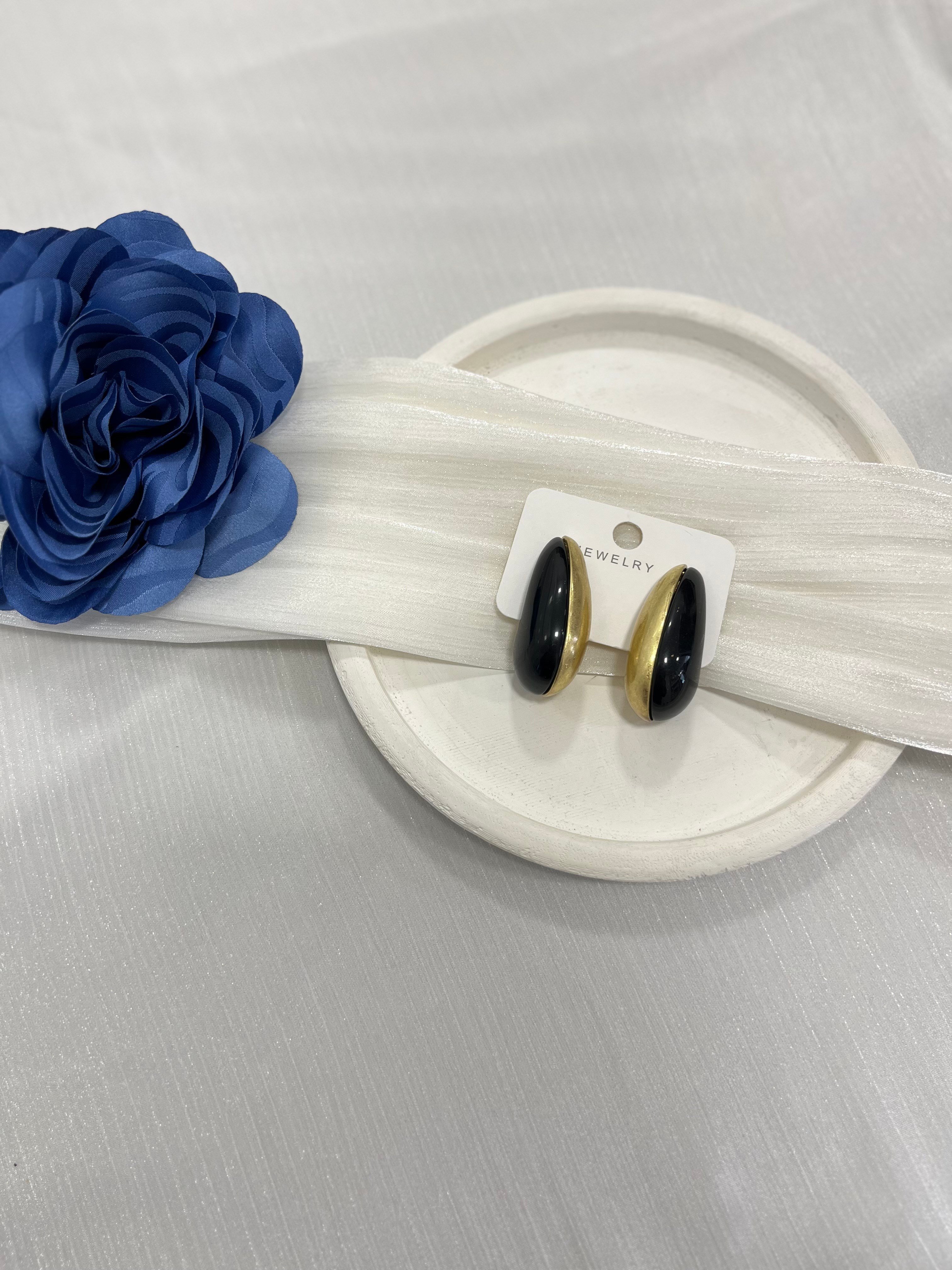 Siyah Gold Detaylı Damla Küpe KP63