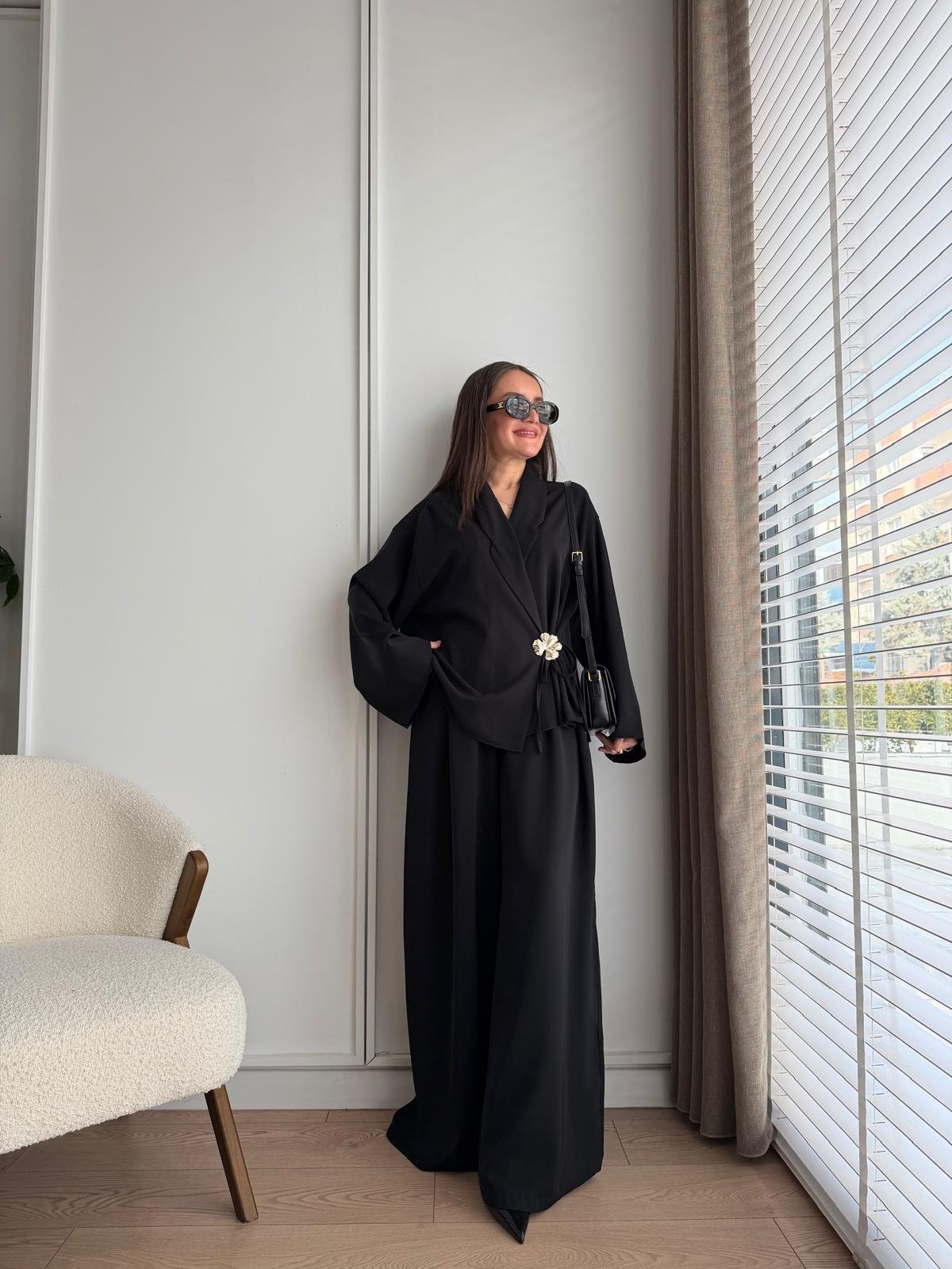 Siyah Gül Broşlu Ceket Pantolon Takım 8896