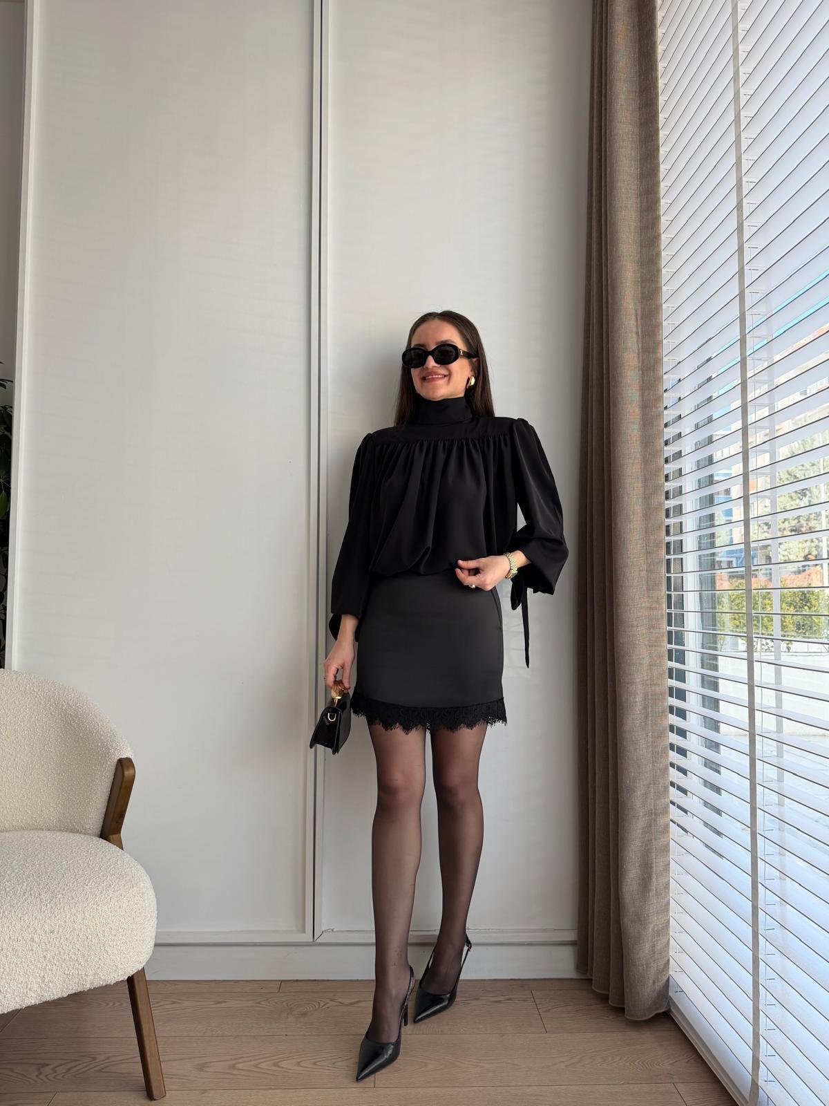 Siyah Güpür Detaylı Mini Boy Saten Etek 17331