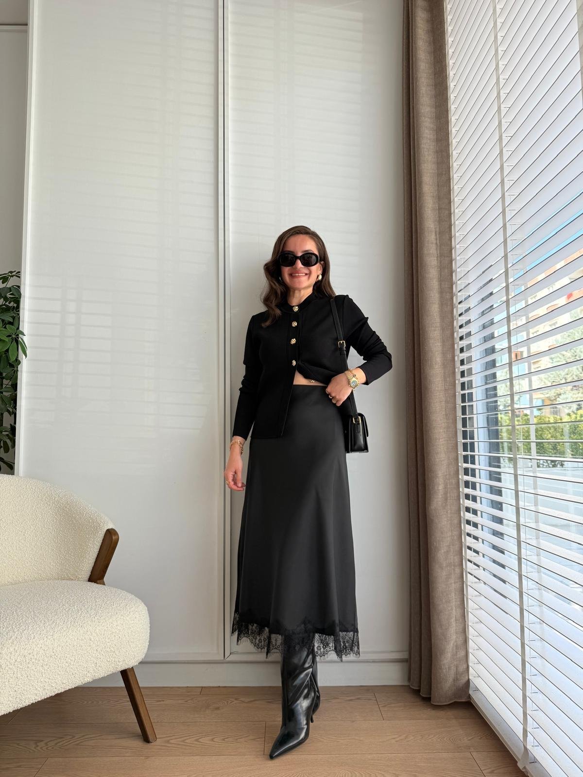 Siyah Güpür Detaylı Saten Etek 580547