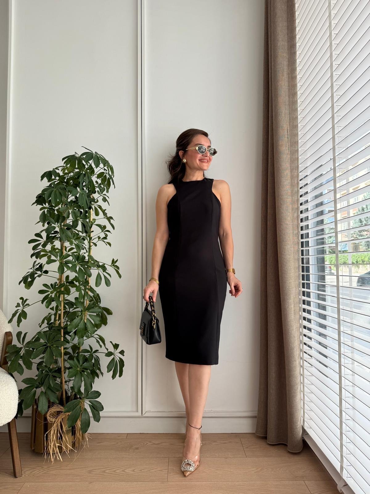 Siyah Halter Yaka Arkası Yırtmaçlı Kalem Elbise 1135