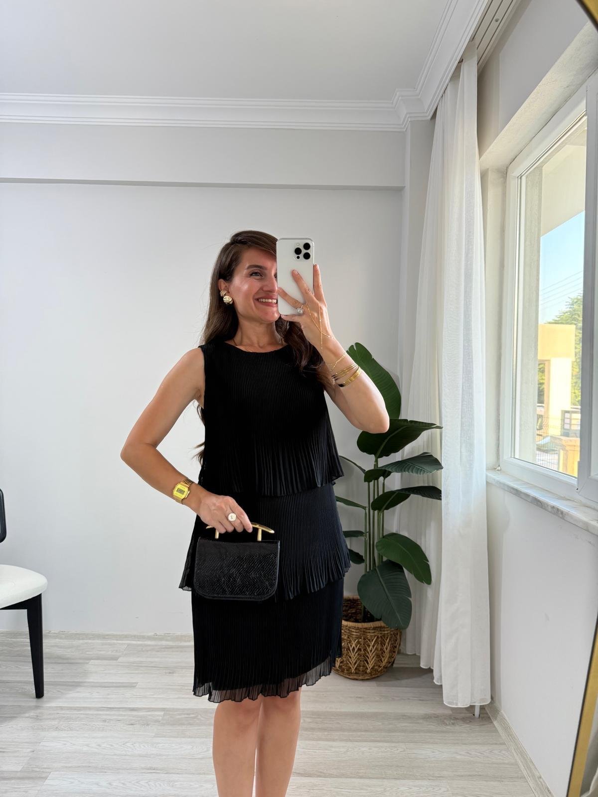 Siyah İnce Piliseli Katlı Şifon Elbise 2627