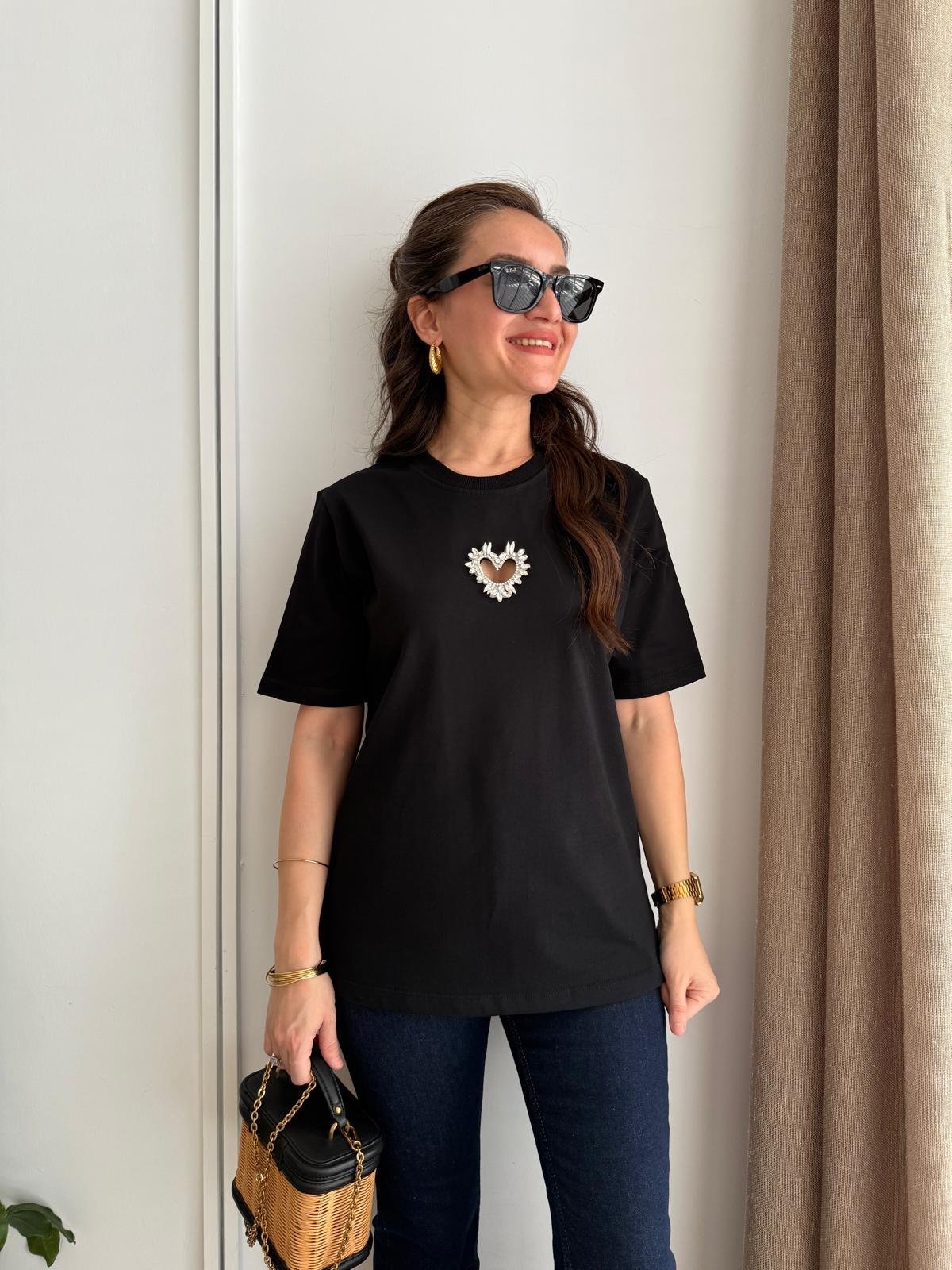 Siyah Kalp Detaylı Tshirt 251058