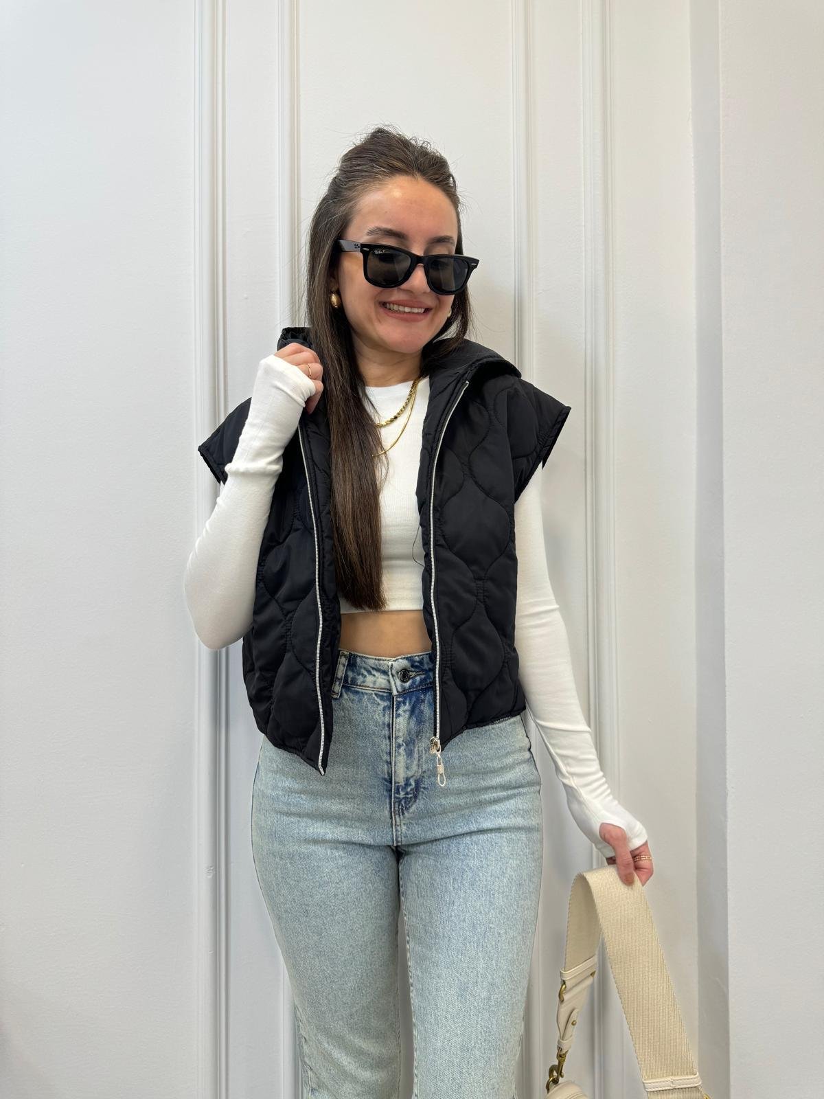 Siyah Kapüşonlu Kapitone Fermuarlı Yelek 5144