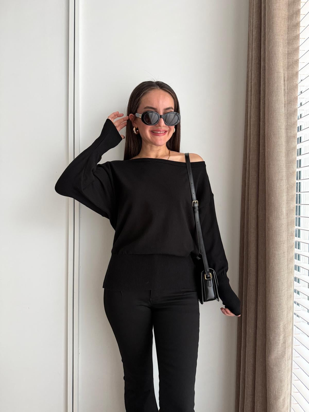 Siyah Kayık Yaka Basic Kazak 2736