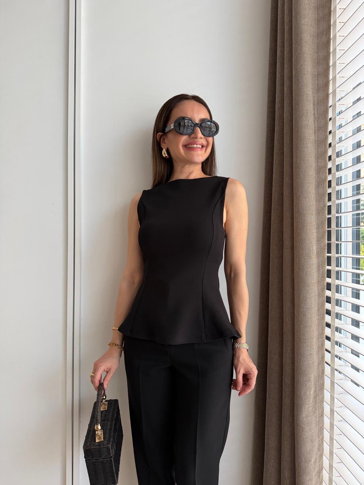 Siyah Kayık Yaka Peplum Bluz 21001