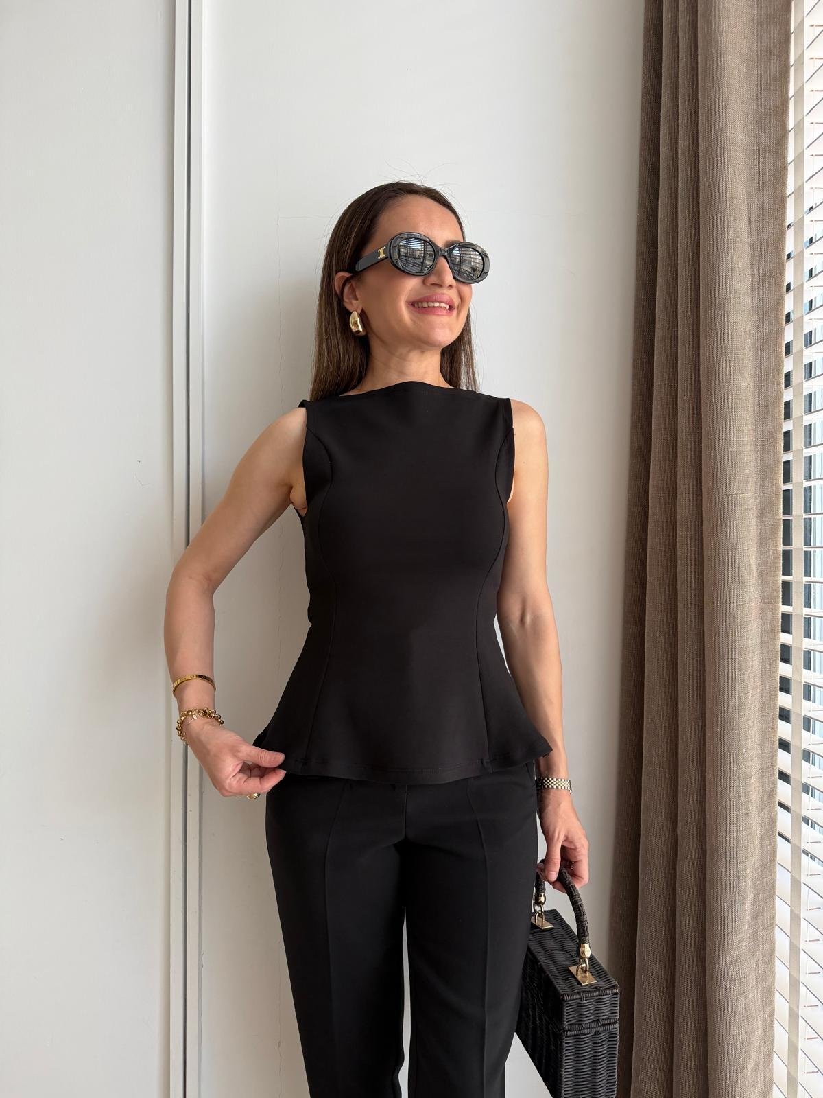 Siyah Kayık Yaka Peplum Bluz 21001