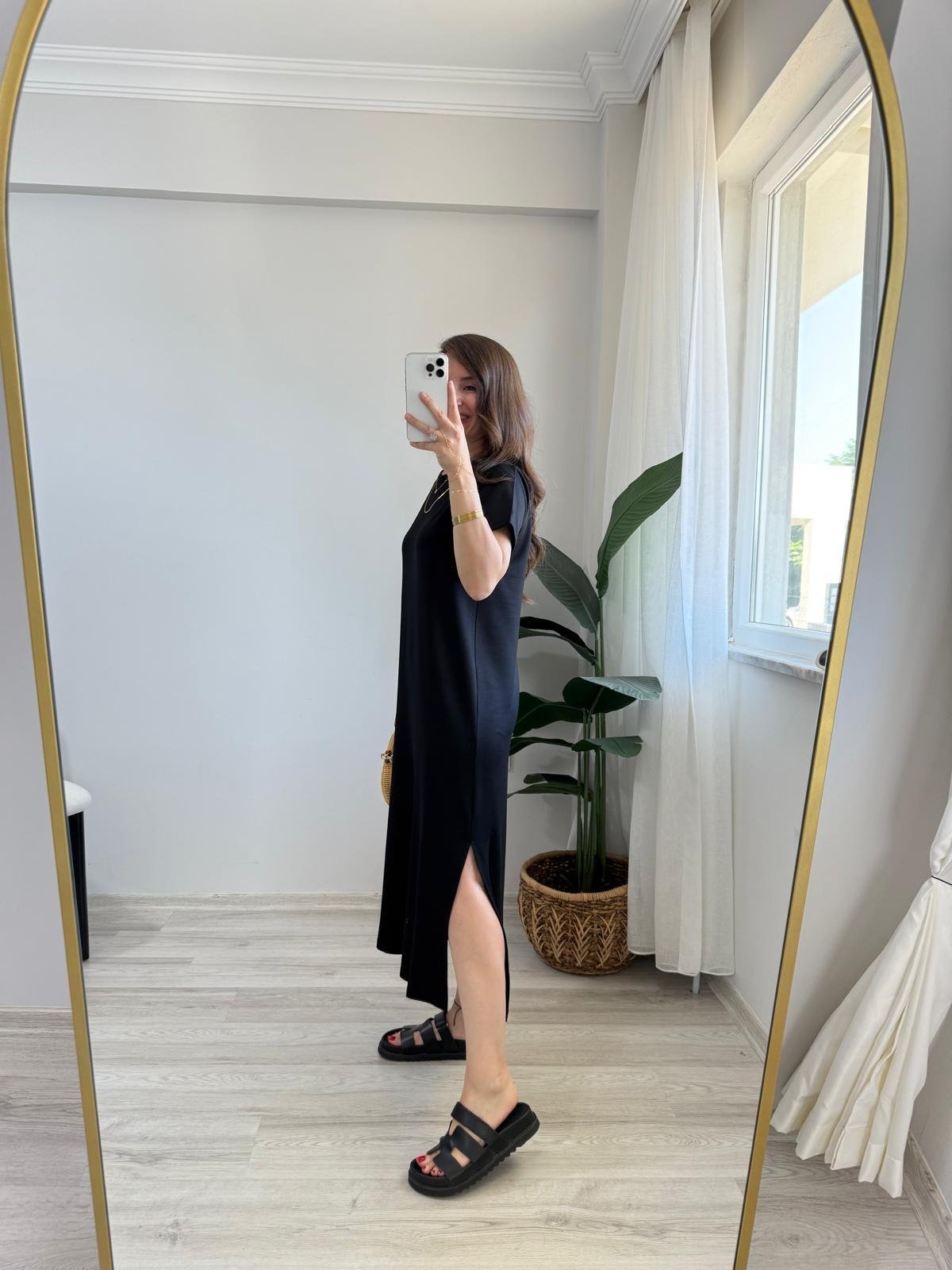 Siyah Kısa Kol Yırtmaçlı Modal Elbise 4512