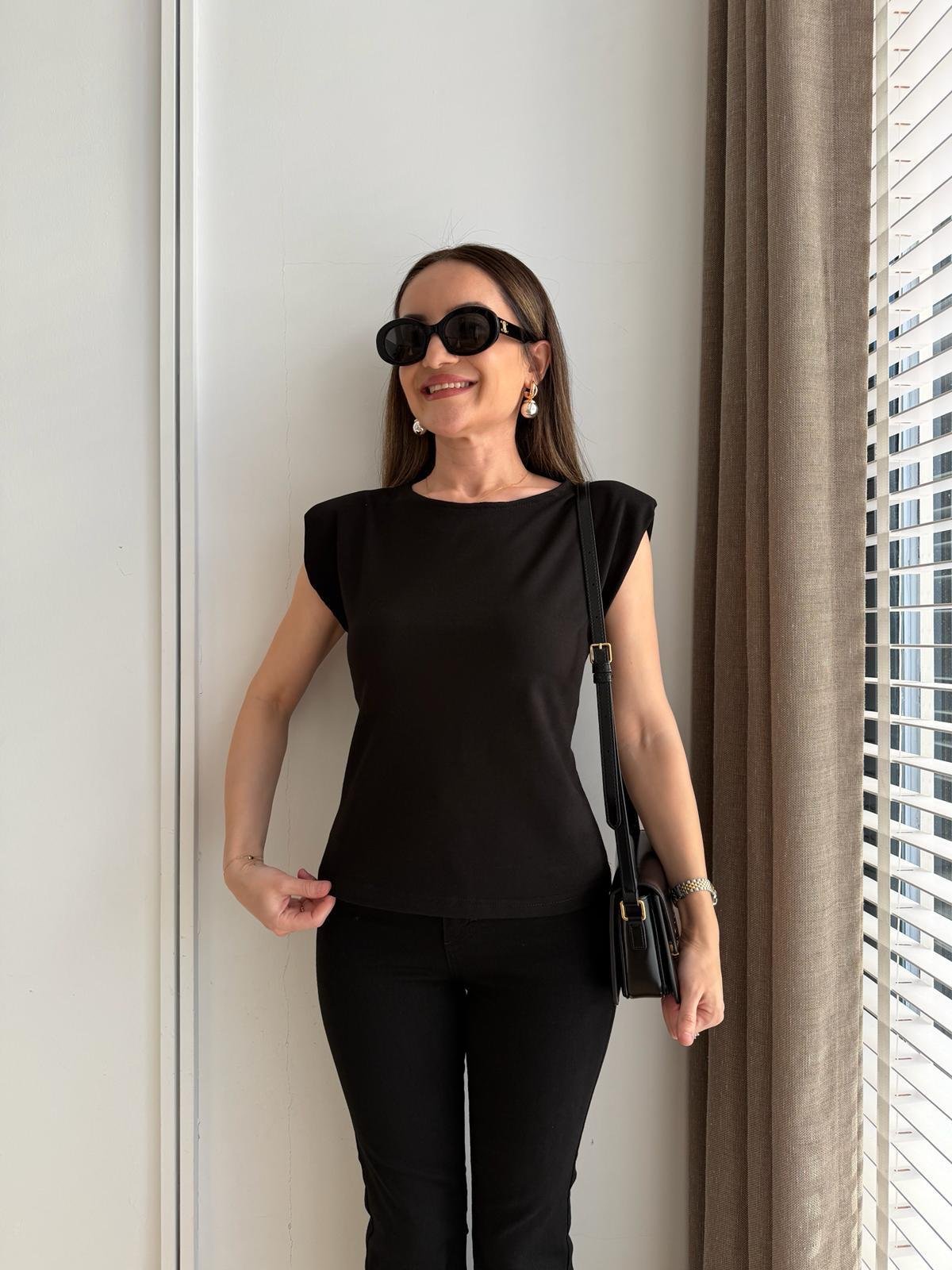 Siyah Kuş Gözü Detaylı Vatkalı Tshirt 37375