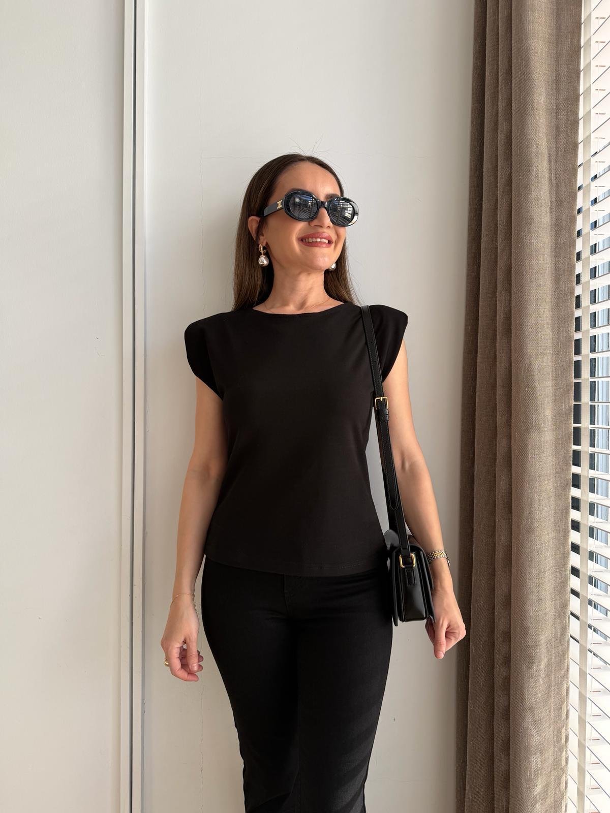 Siyah Kuş Gözü Detaylı Vatkalı Tshirt 37375