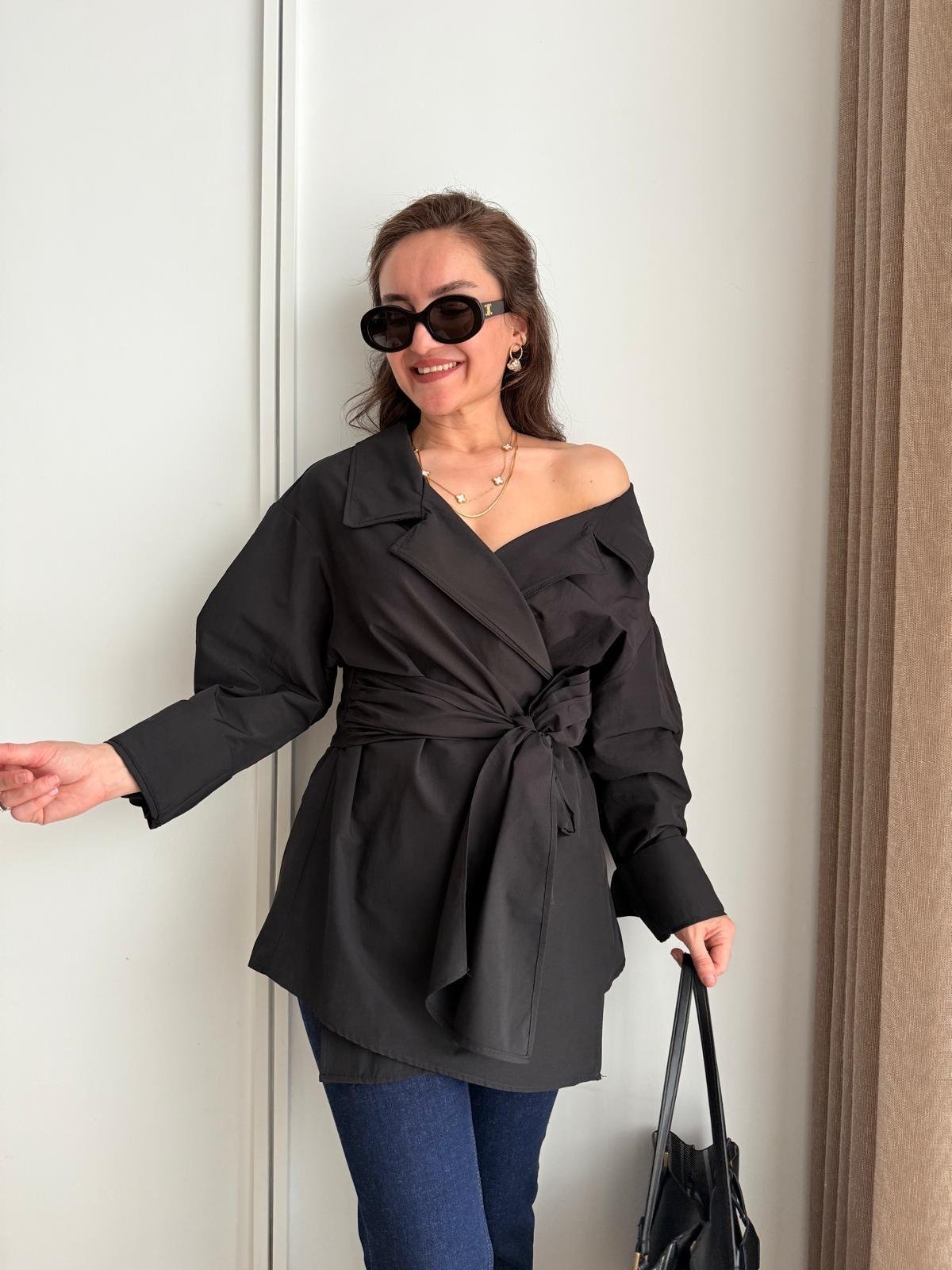 Siyah Kuşak Detaylı Poplin Gömlek 3164
