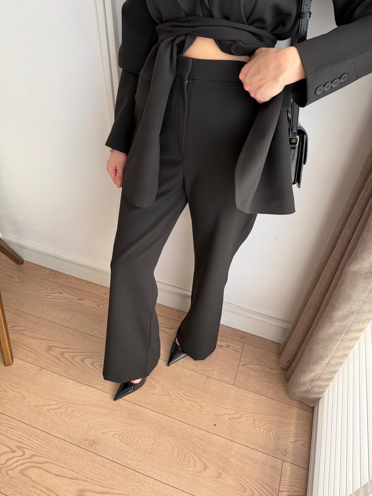 Siyah Kuşaklı Blazer Ceket Pantolon Takım 9266