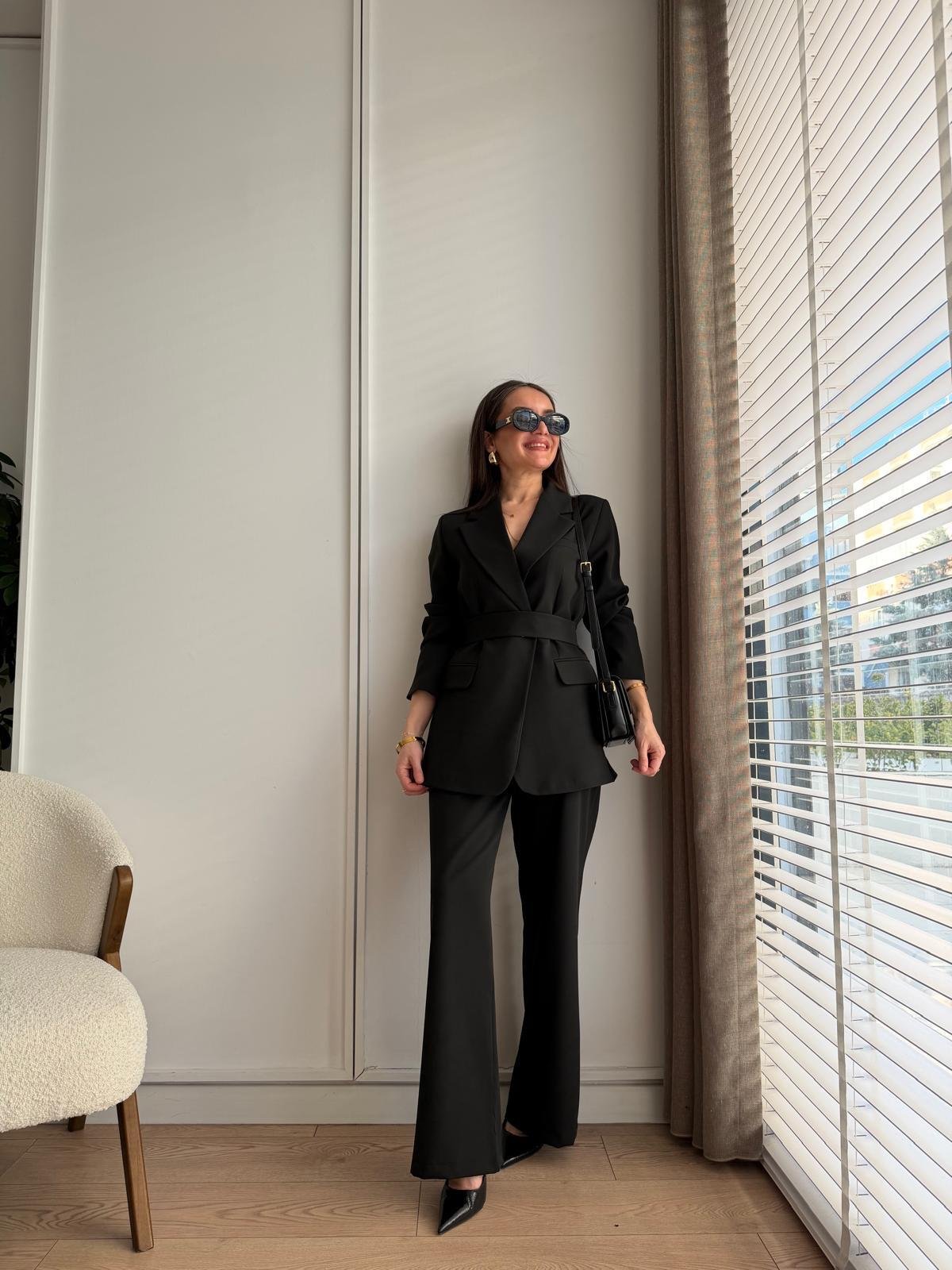 Siyah Kuşaklı Blazer Ceket Pantolon Takım 9266