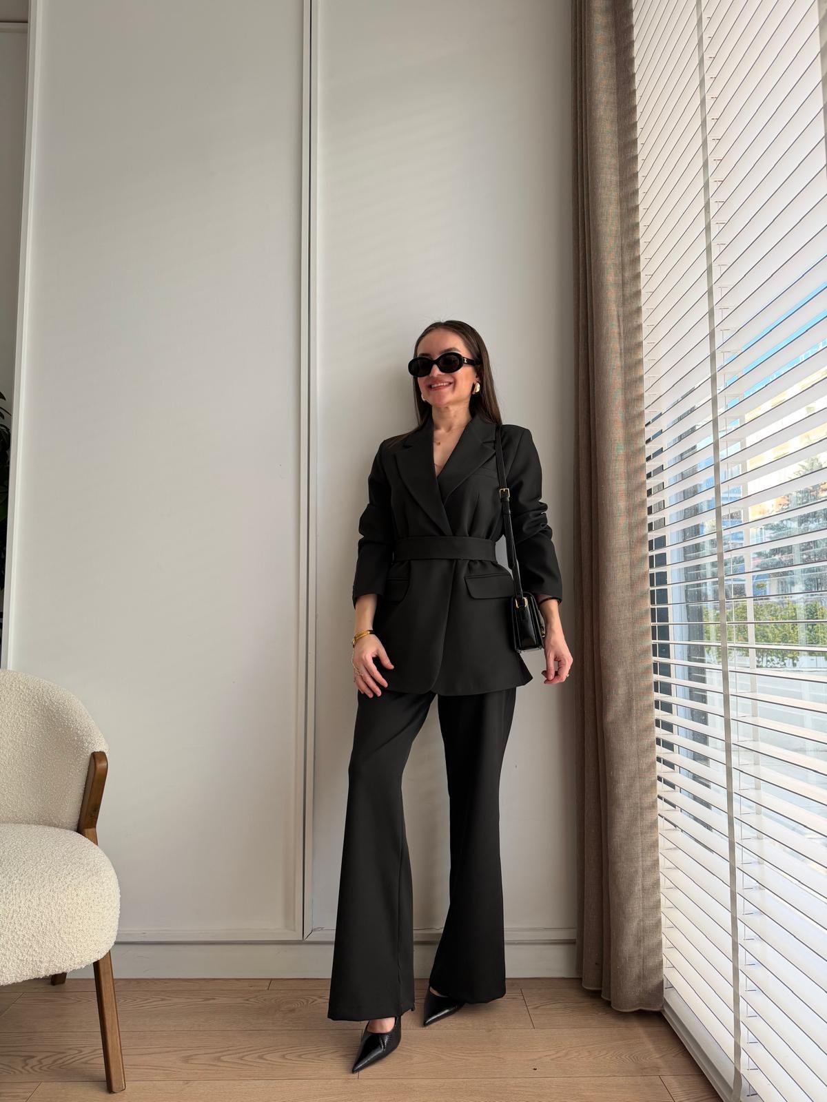 Siyah Kuşaklı Blazer Ceket Pantolon Takım 9266