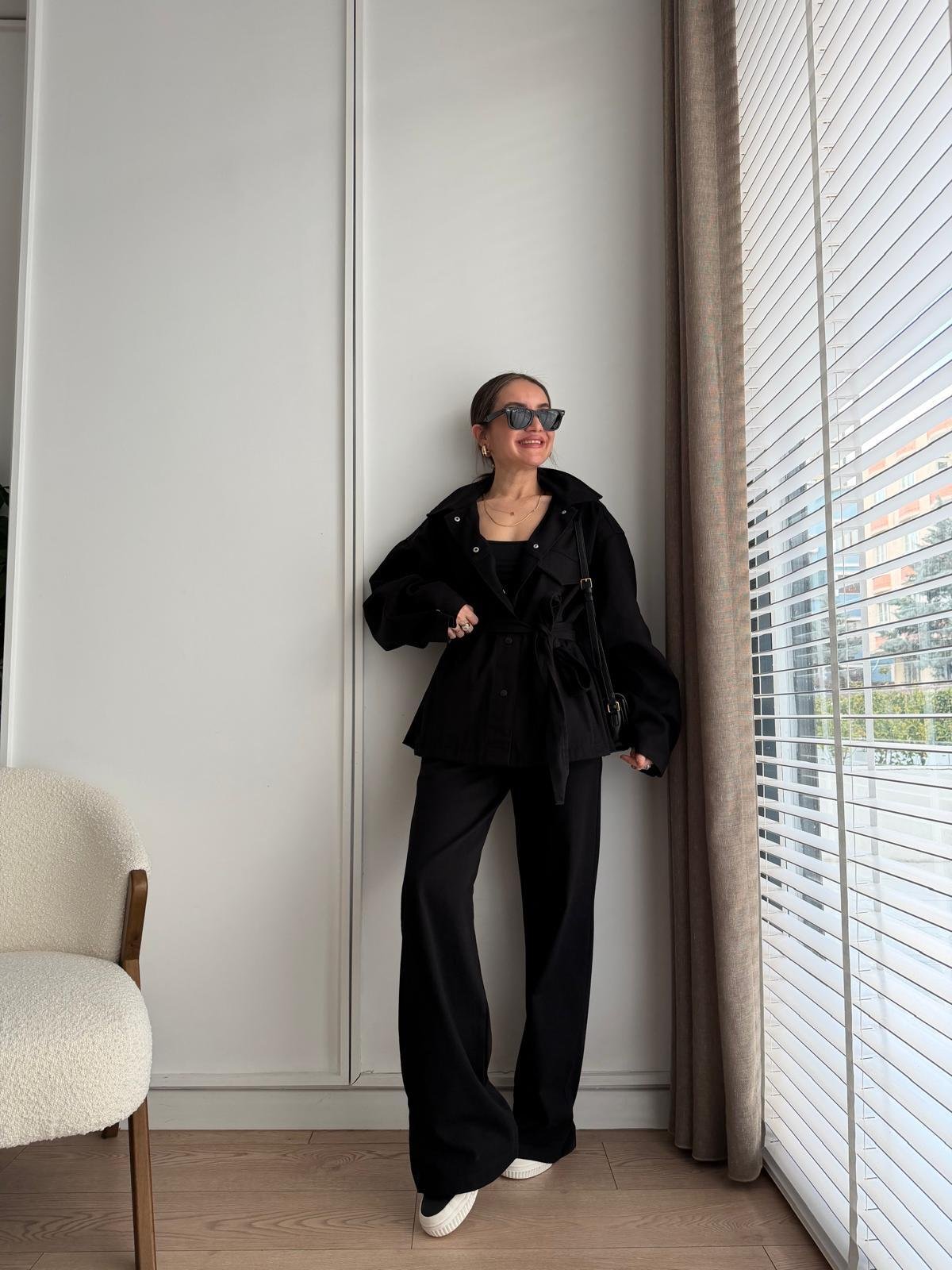 Siyah Kuşaklı Çıtçıt Düğmeli Gabardin Takım 8897