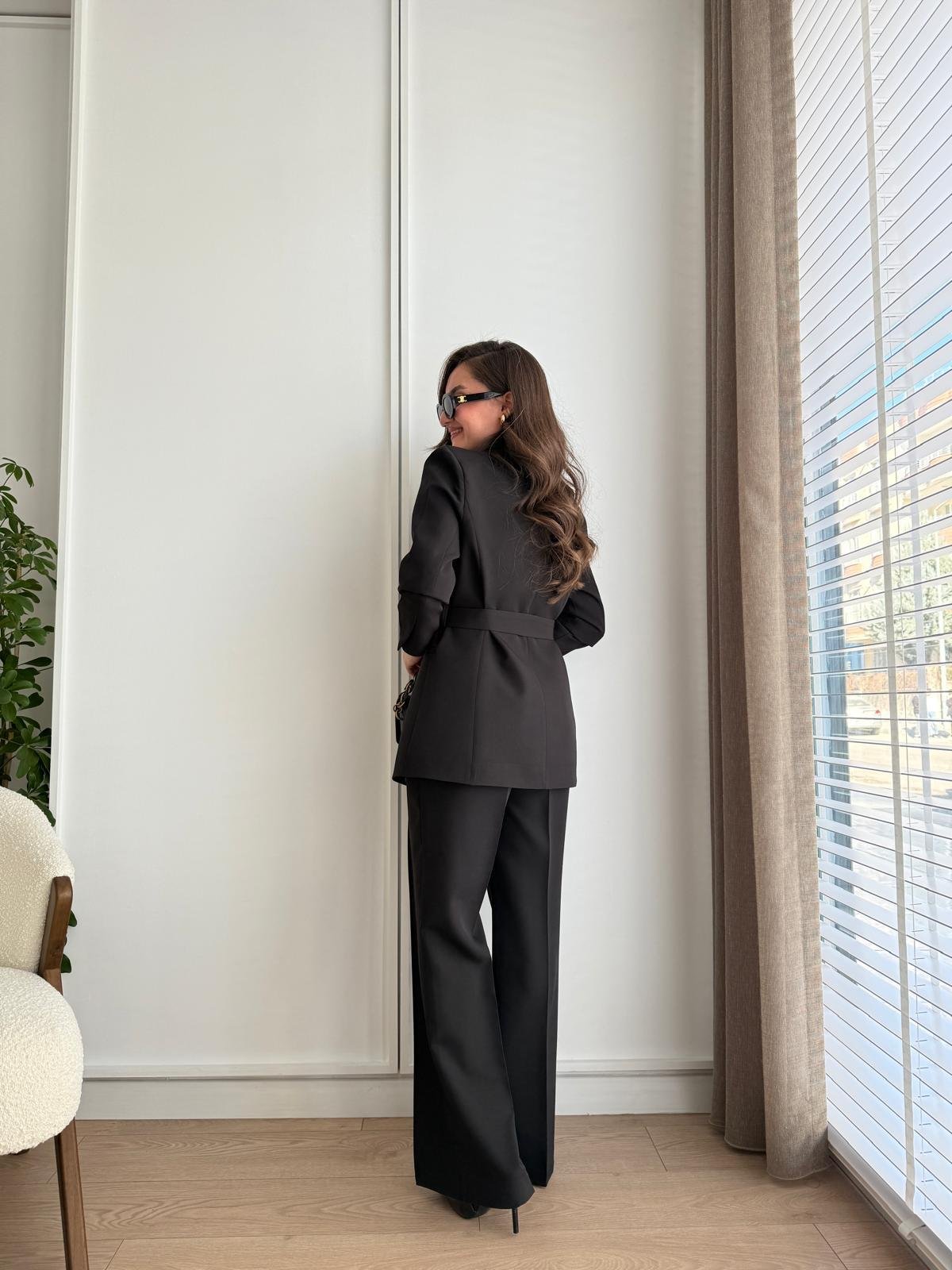 Siyah Kuşaklı Ön Dikiş Detaylı Pantolon Blazer Ceket Takım 98503
