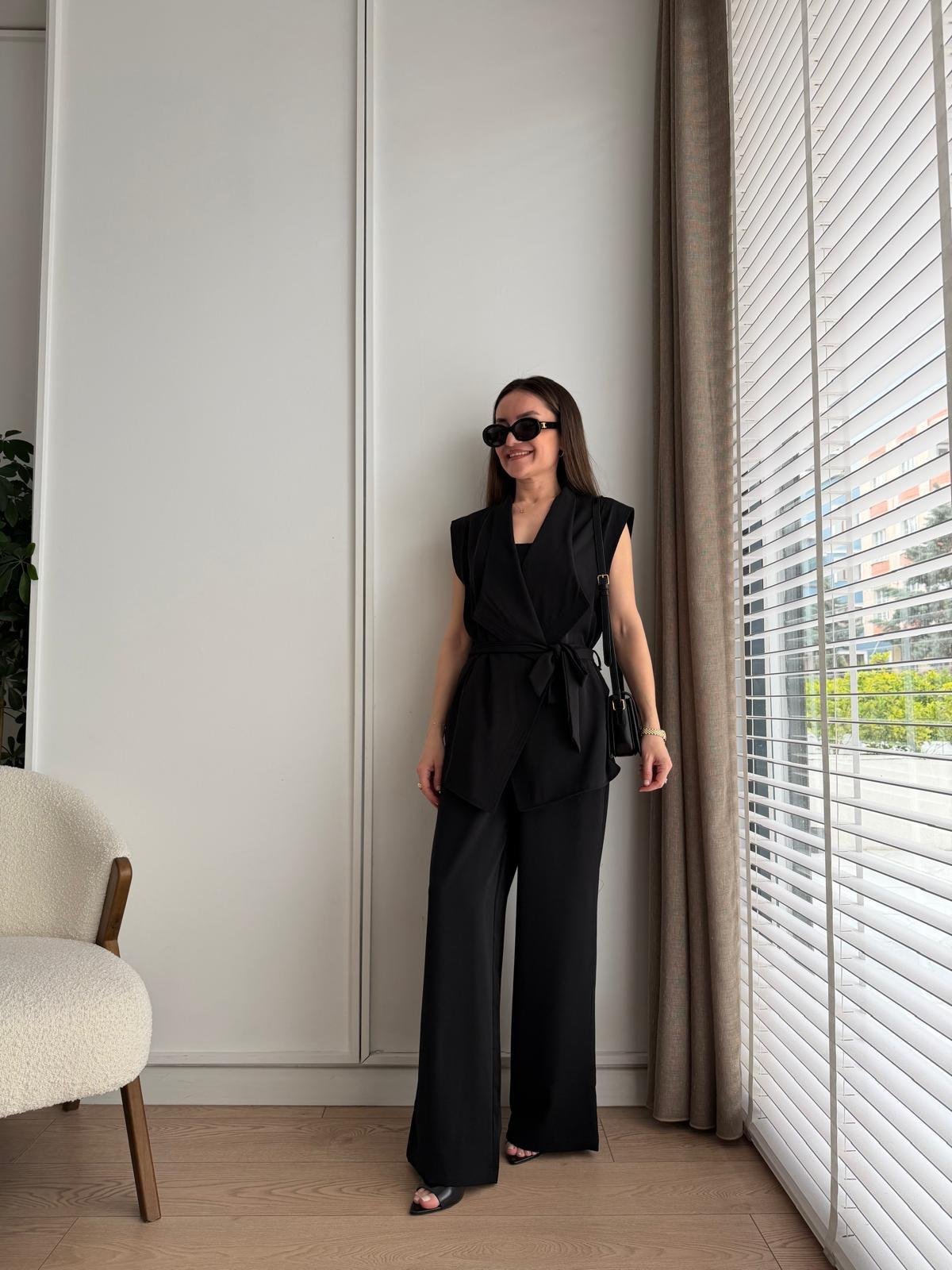 Siyah Kuşaklı Yelek Pantolon Takım 580758