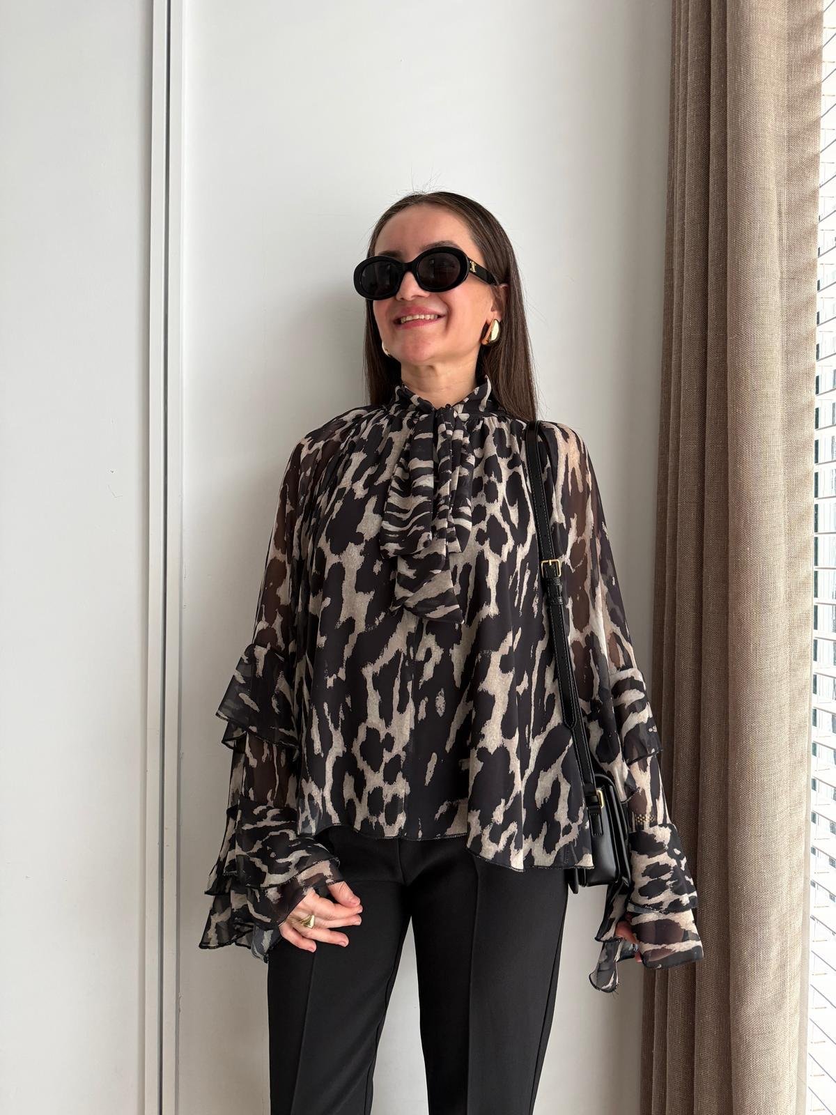 Siyah Leopar Desen Kol Detaylı Şifon Bluz 5024