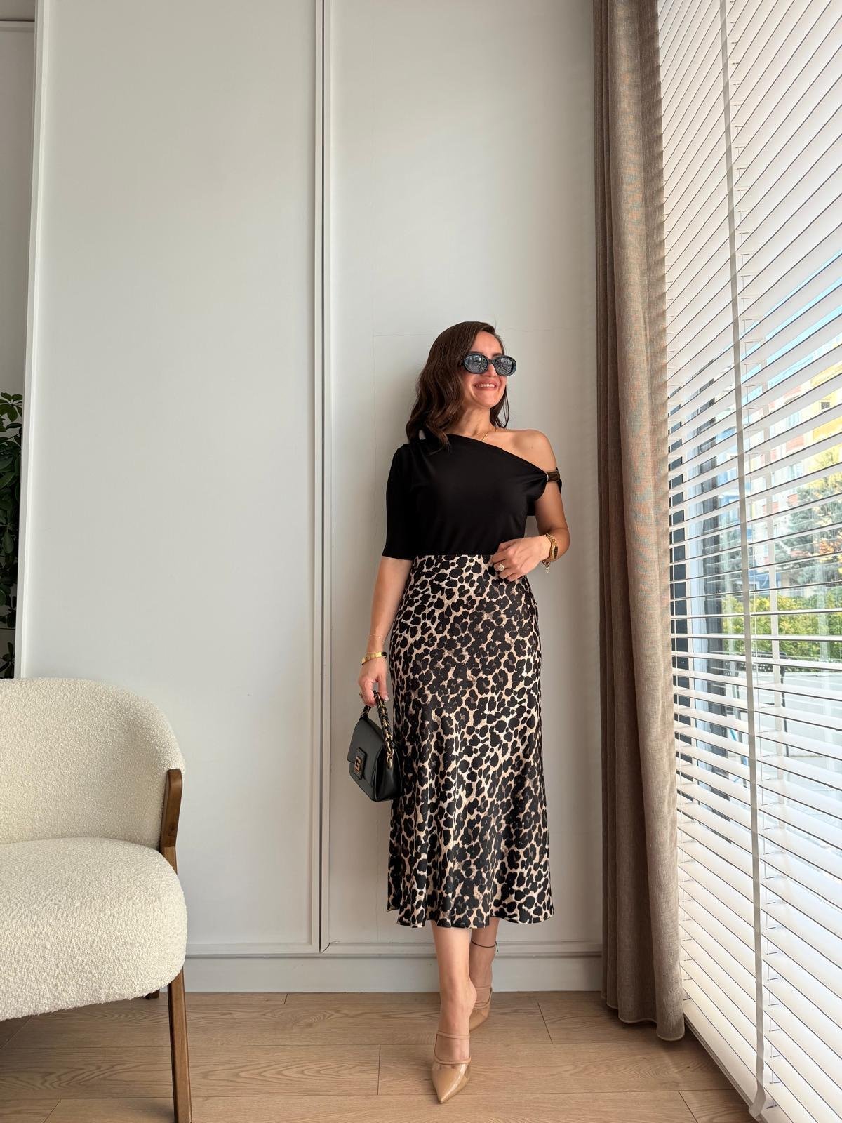 Siyah Leopar Desen Saten Etek 7538