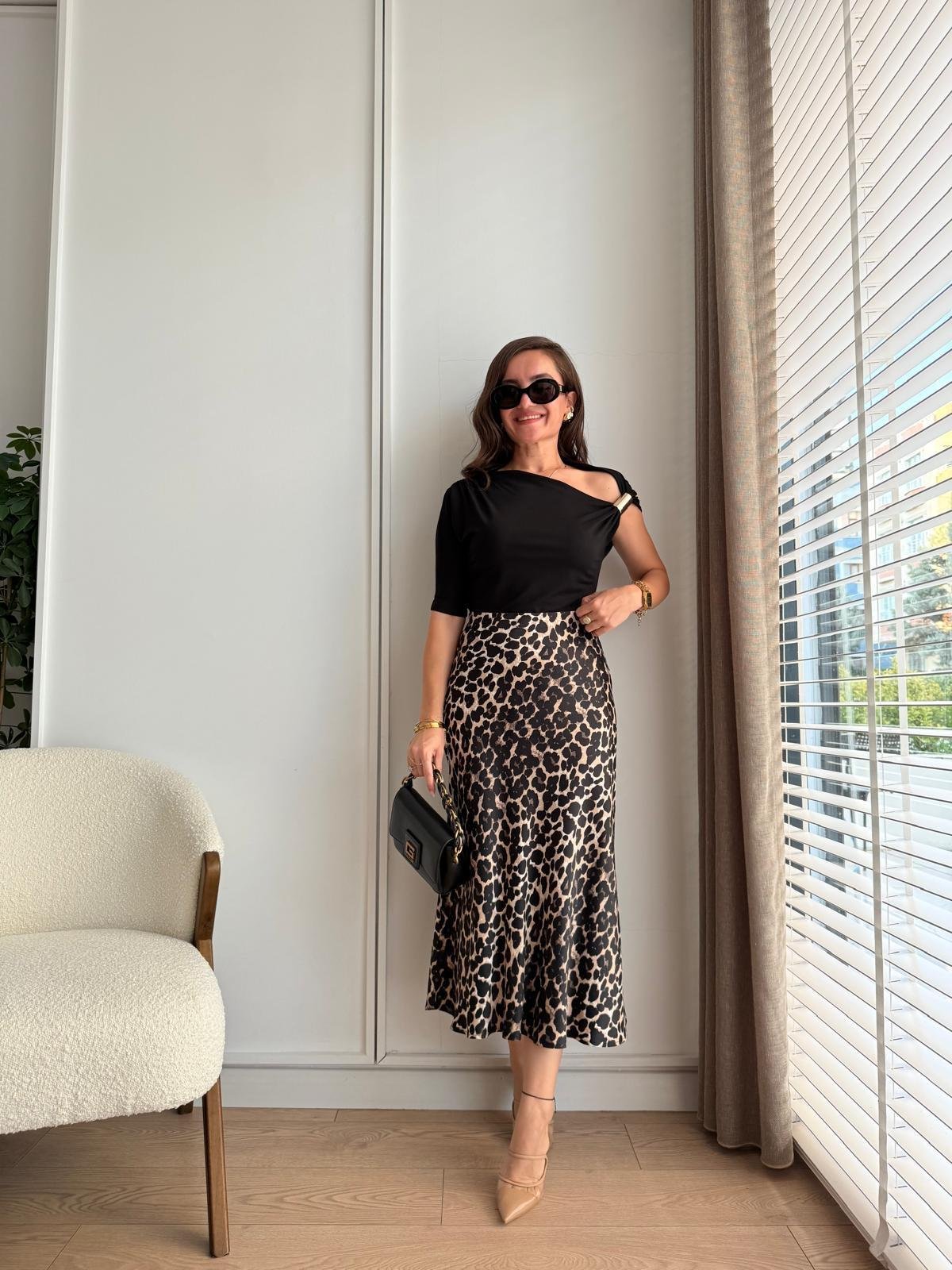 Siyah Leopar Desen Saten Etek 7538