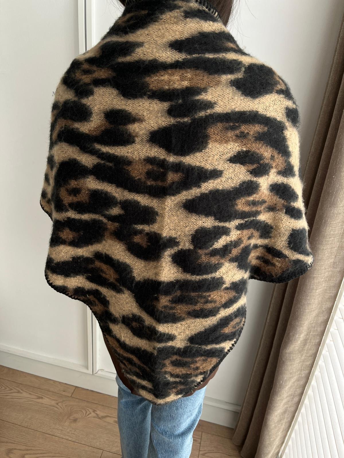 Siyah Leopar Desen Sim Geçişli Üçgen Şal 14809