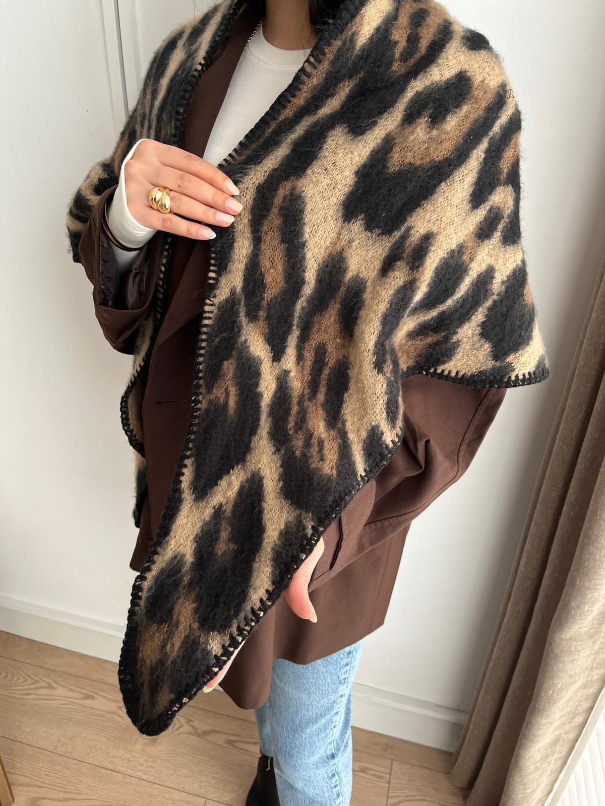 Siyah Leopar Desen Sim Geçişli Üçgen Şal 14809