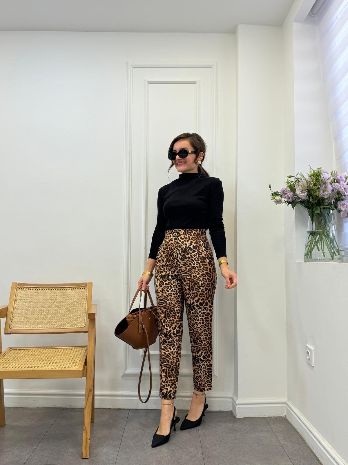 Siyah Leopar Desenli Önü Flotalı Kumaş Pantolon 5114