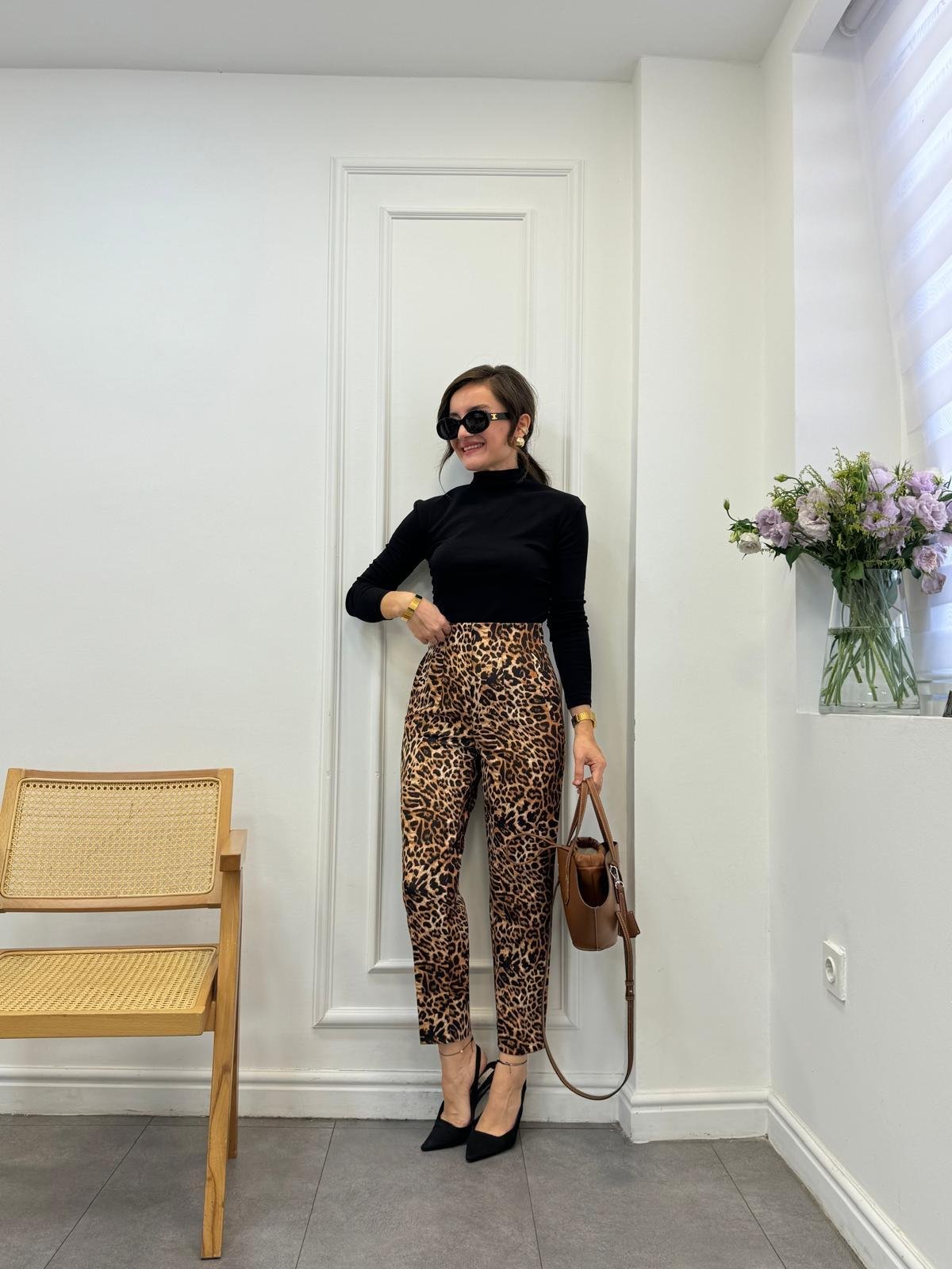 Siyah Leopar Desenli Önü Flotalı Kumaş Pantolon 5114