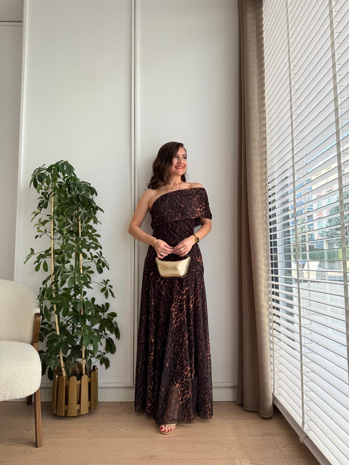 Siyah Leopar Desenli Tek Omuz Volanlı Elbise 5171