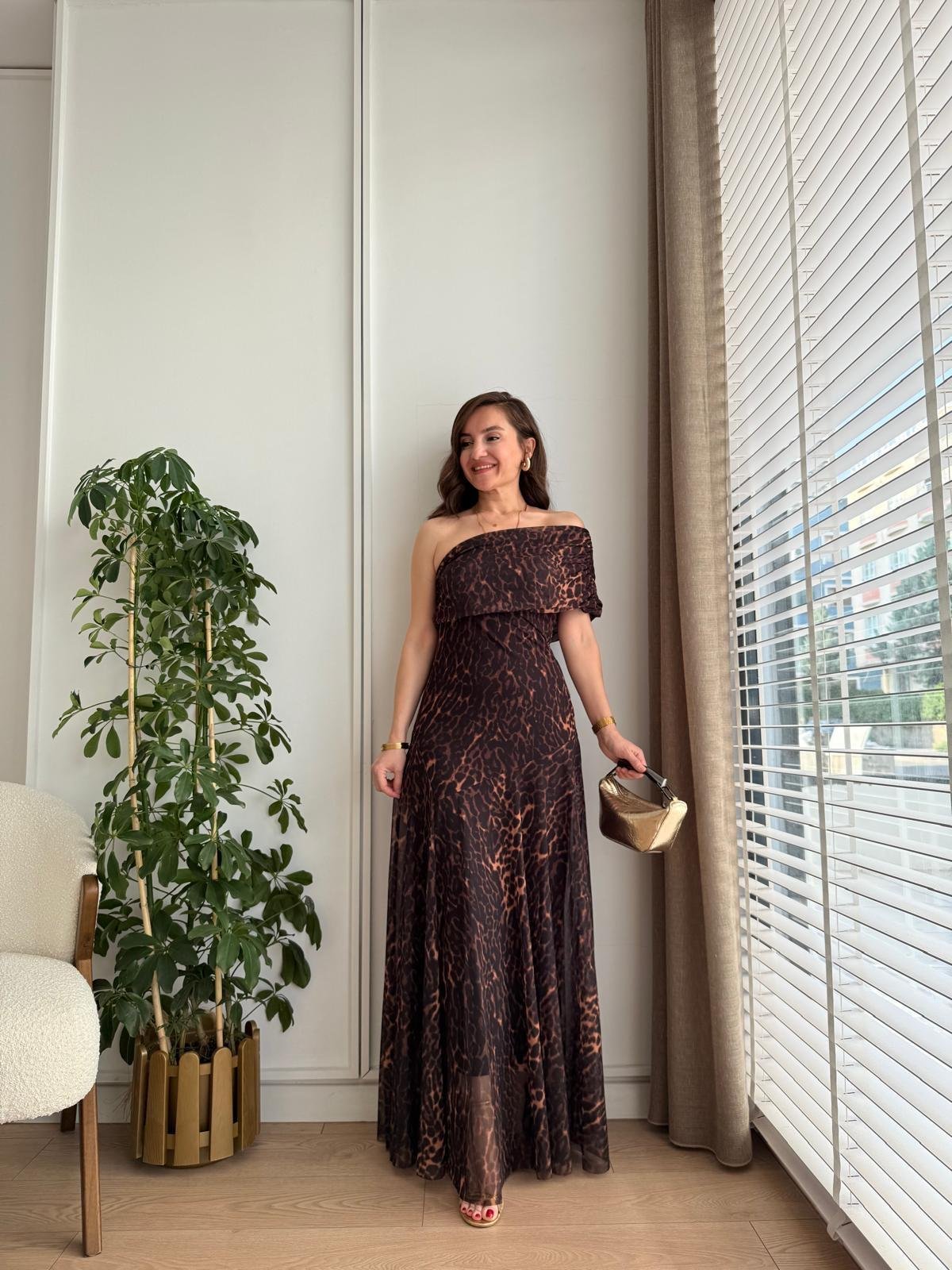 Siyah Leopar Desenli Tek Omuz Volanlı Elbise 5171