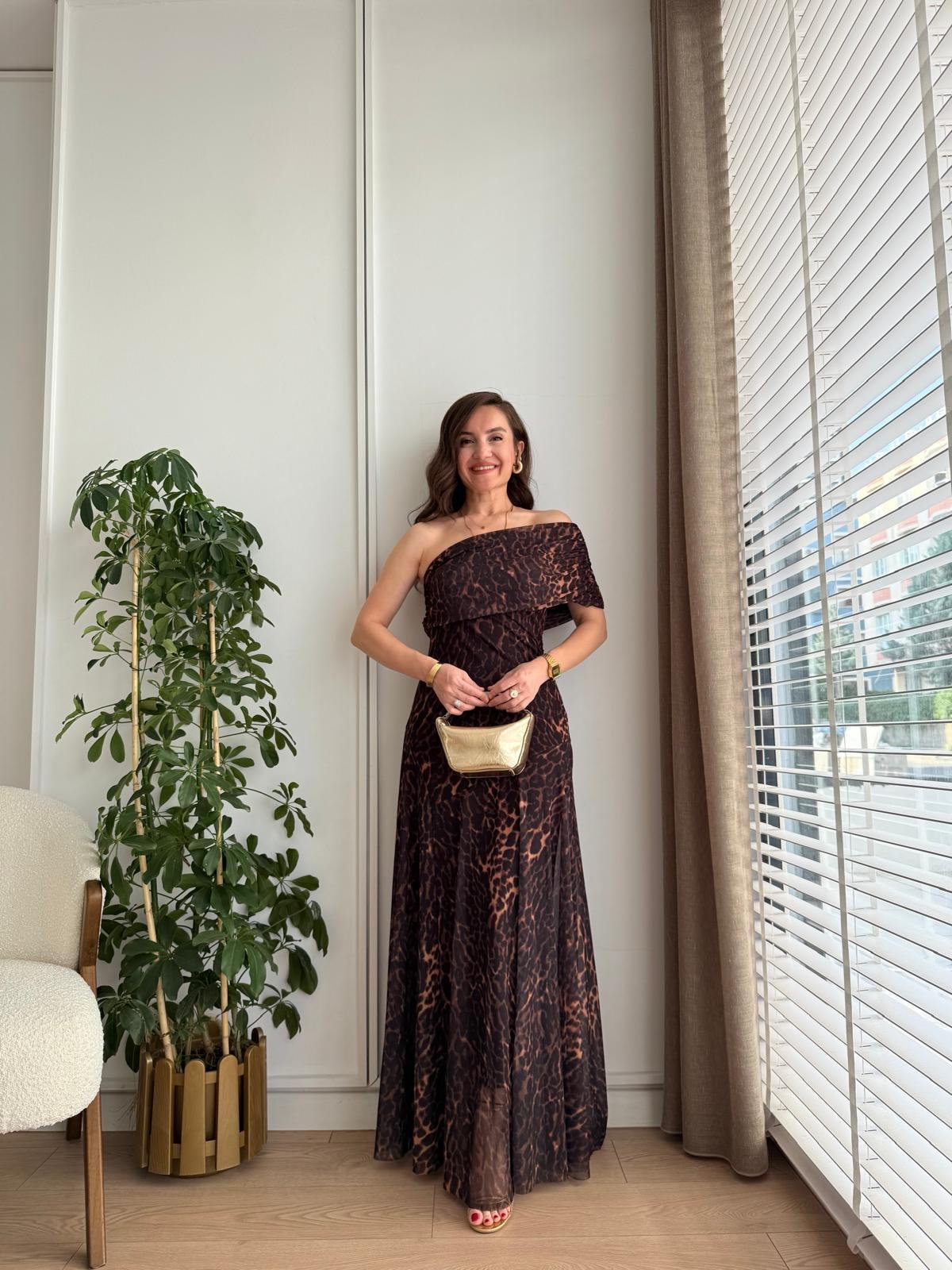 Siyah Leopar Desenli Tek Omuz Volanlı Elbise 5171