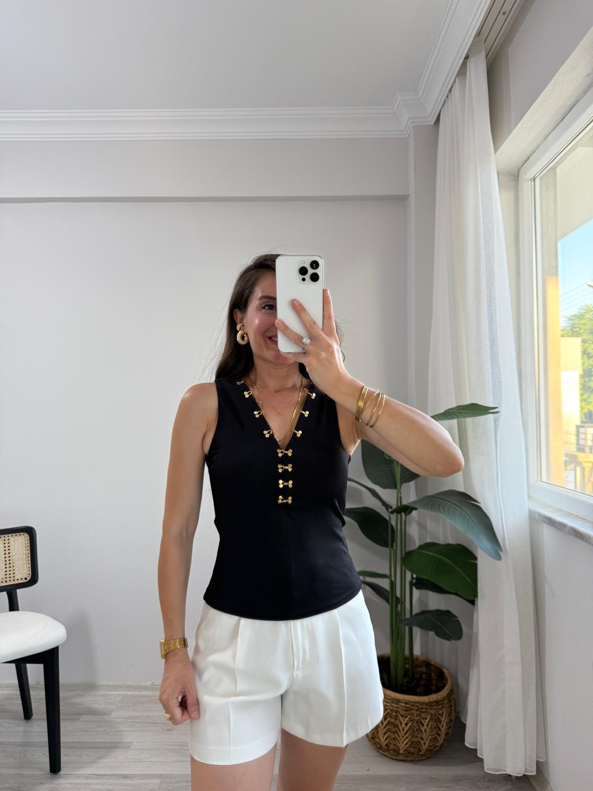 Siyah Modal Kumaş Agraf Detaylı Bluz 7366