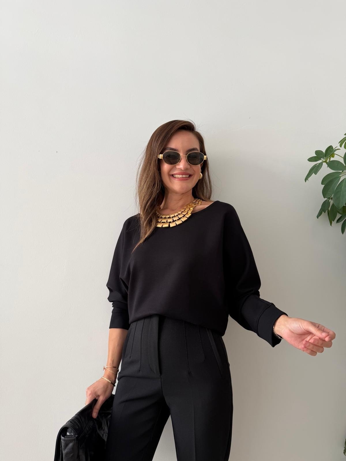 Siyah Modal Kumaş Kayık Yaka Sweatshirt K142